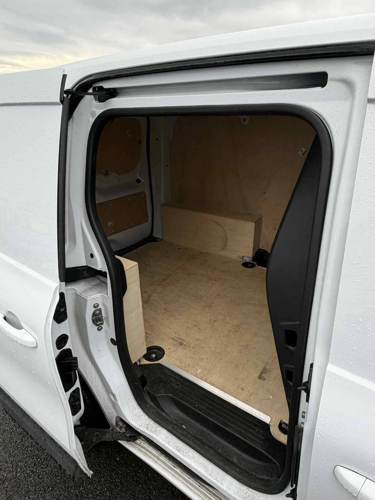 Vente en ligne Renault Kangoo Van  BLUE DCI 95 au prix de 18 890 €