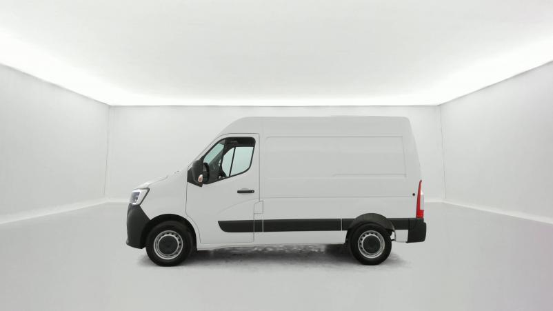 Vente en ligne Renault Master Fourgon MASTER FGN TRAC F3300 L1H2 BLUE DCI 135 au prix de 23 870 €