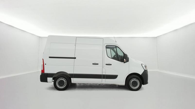 Vente en ligne Renault Master Fourgon MASTER FGN TRAC F3300 L1H2 BLUE DCI 135 au prix de 23 870 €