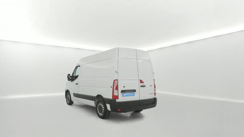 Vente en ligne Renault Master Fourgon MASTER FGN TRAC F3300 L1H2 BLUE DCI 135 au prix de 23 870 €