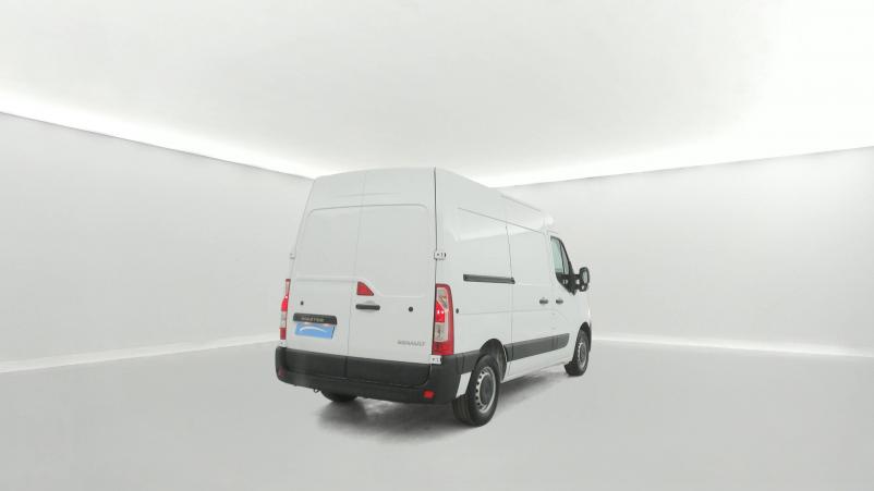 Vente en ligne Renault Master Fourgon MASTER FGN TRAC F3300 L1H2 BLUE DCI 135 au prix de 23 870 €