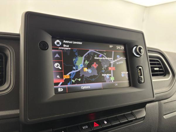 Vente en ligne Renault Master Fourgon MASTER FGN TRAC F3300 L1H2 BLUE DCI 135 au prix de 23 870 €