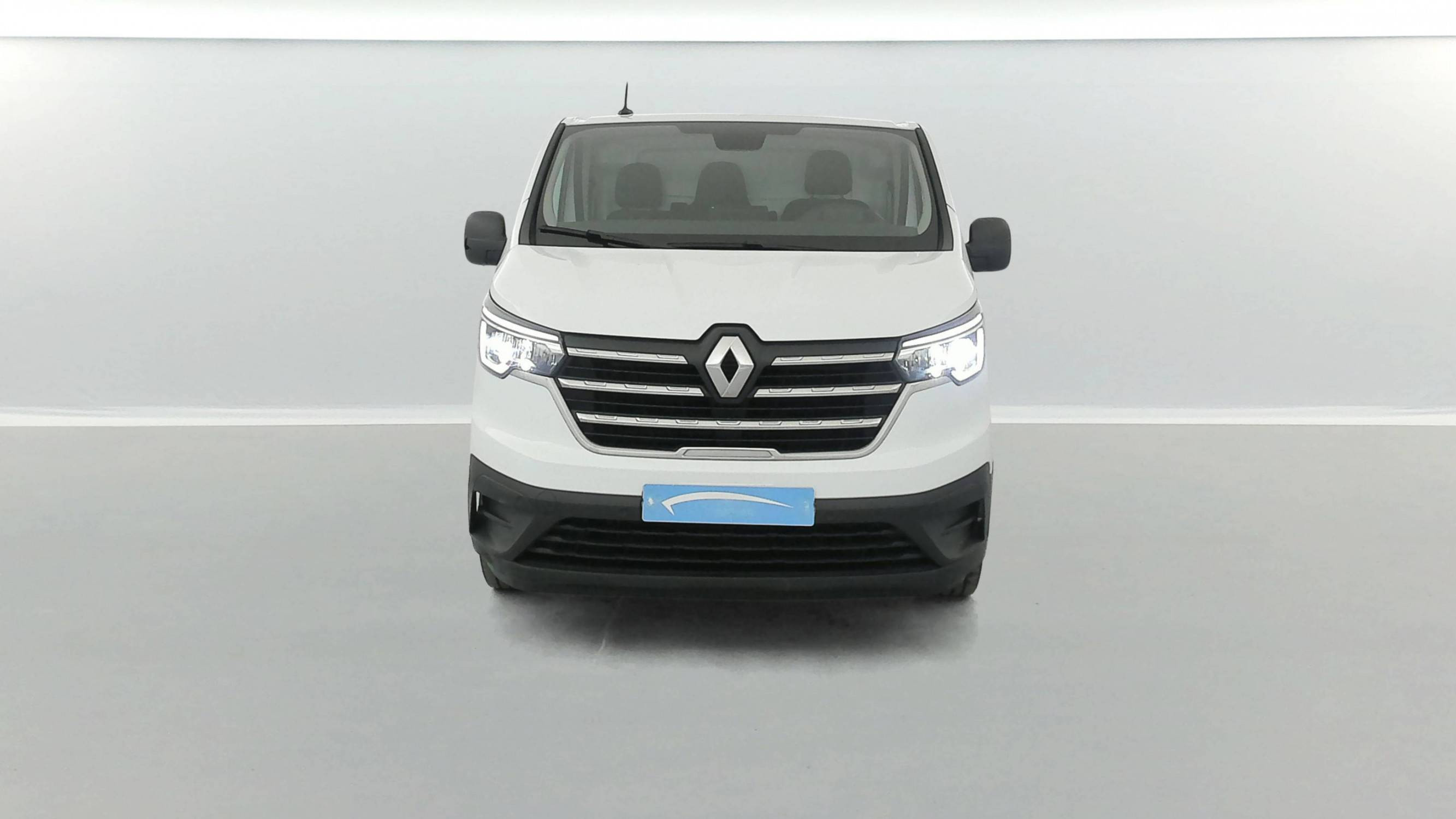 Vente en ligne Renault Trafic 3 Fourgon TRAFIC FGN L1H1 3T BLUE DCI 130 GSR2 au prix de 25 990 €