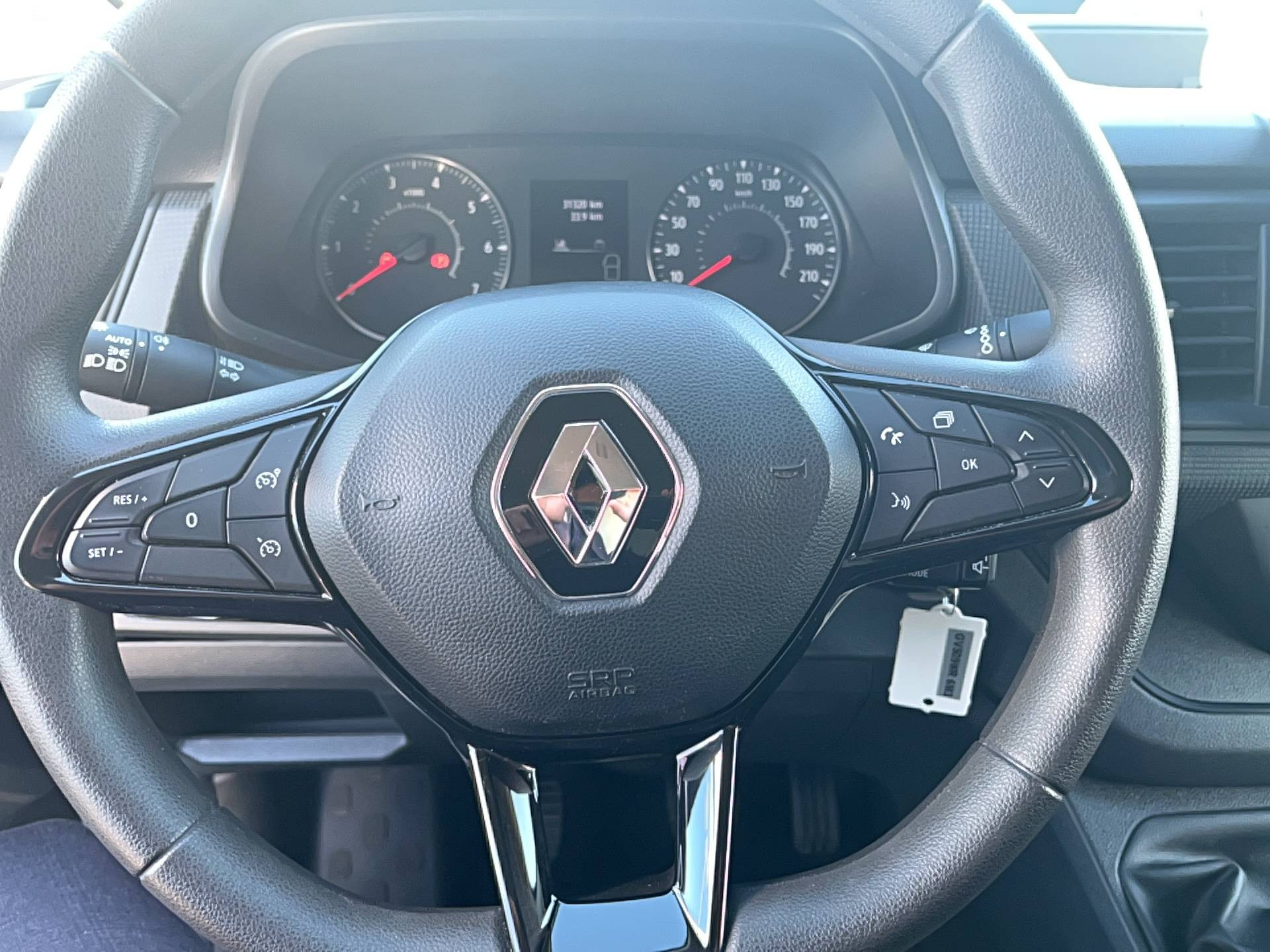 Vente en ligne Renault Trafic 3 Fourgon TRAFIC FGN L1H1 3T BLUE DCI 130 GSR2 au prix de 25 990 €