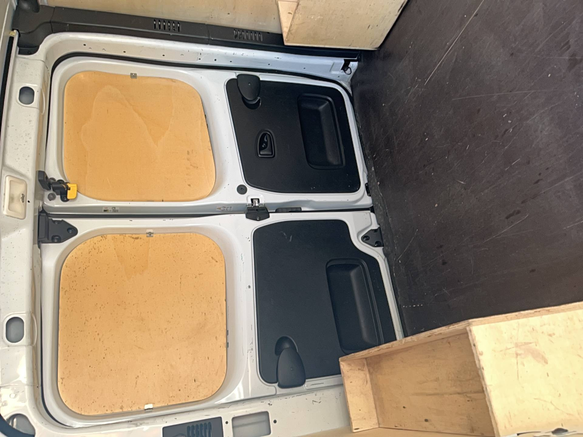 Vente en ligne Renault Trafic 3 Fourgon TRAFIC FGN L1H1 3T BLUE DCI 130 GSR2 au prix de 25 990 €