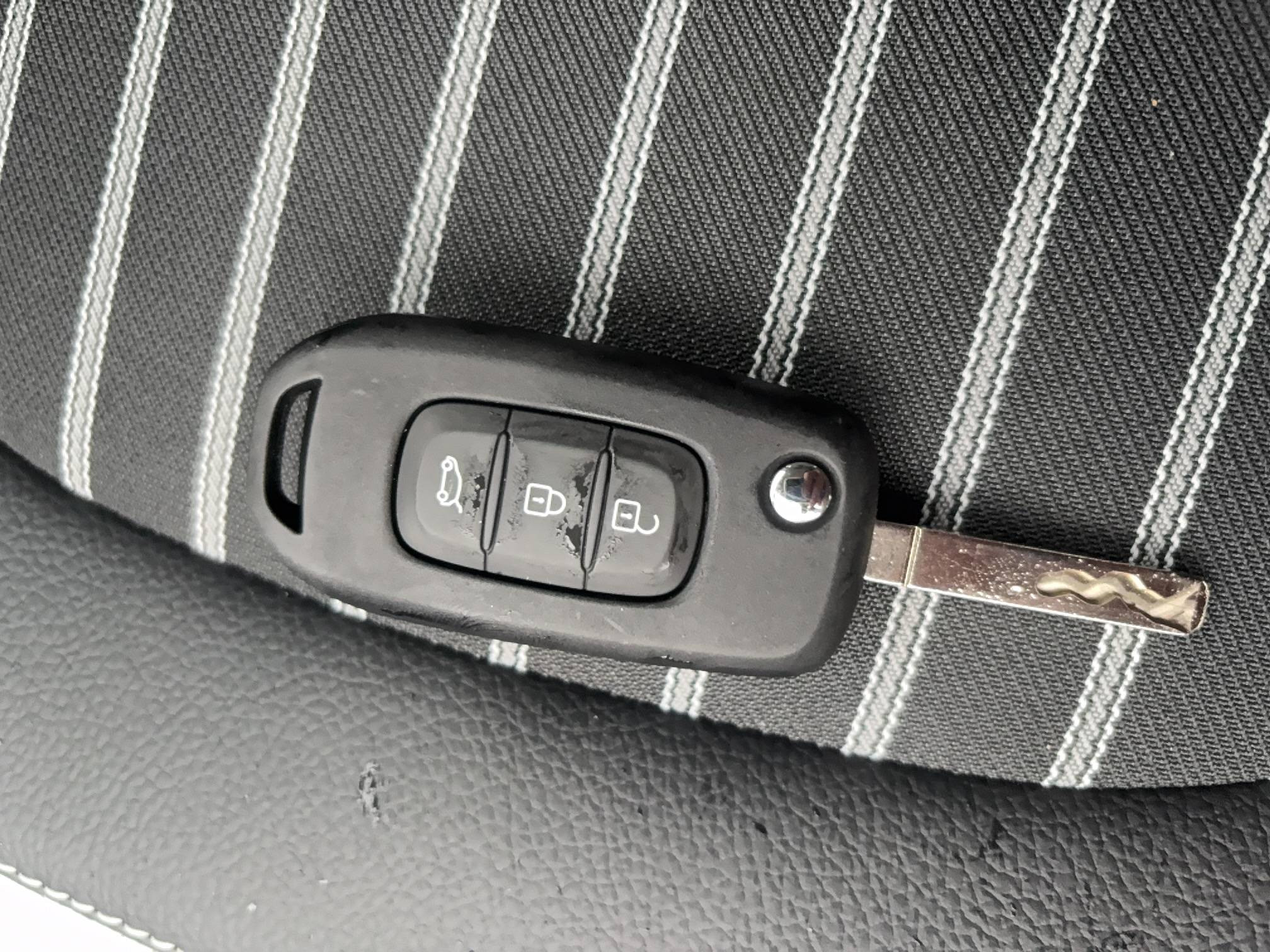 Vente en ligne Renault Twingo Electrique Twingo III E-Tech au prix de 14 890 €