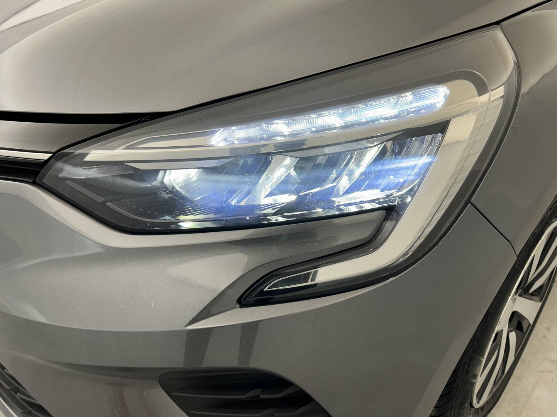 Vente en ligne Renault Clio 5 Clio TCe 90 au prix de 13 990 €