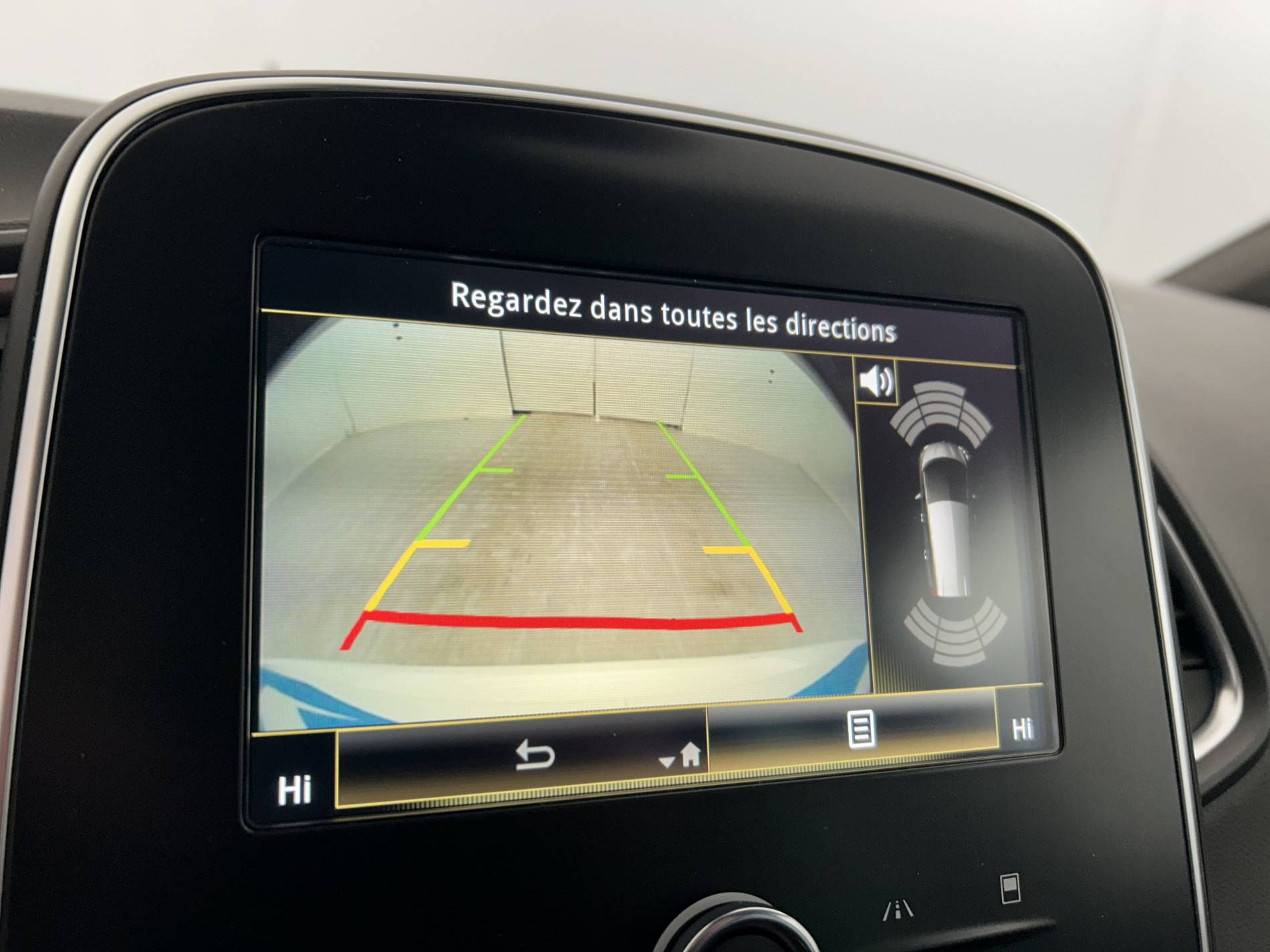 Vente en ligne Renault Grand Scenic 4 Grand Scenic TCe 140 EDC au prix de 23 990 €