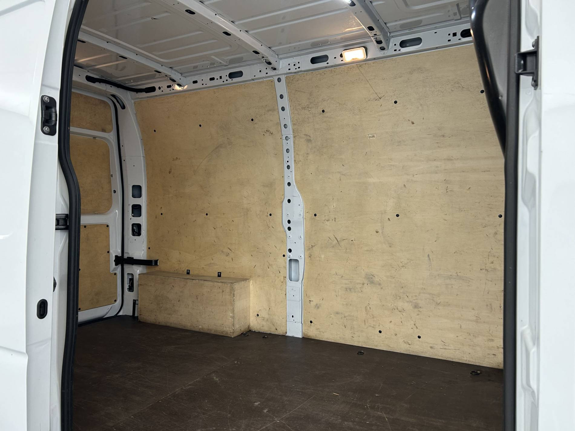 Vente en ligne Renault Master Fourgon MASTER FGN TRAC F3500 L2H2 BLUE DCI 135 au prix de 27 890 €