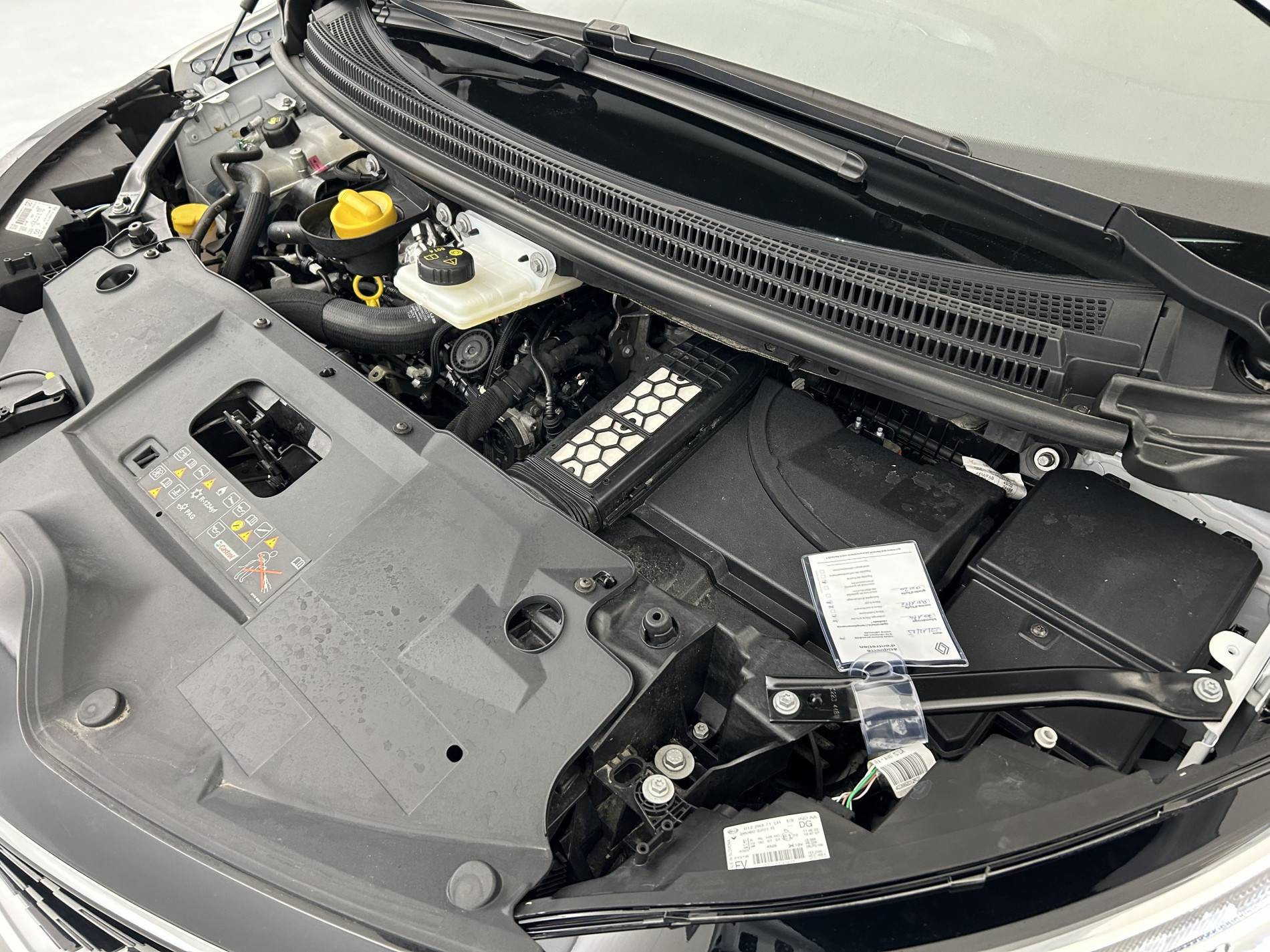 Vente en ligne Renault Grand Scenic 4 Grand Scenic TCe 140 EDC au prix de 23 990 €