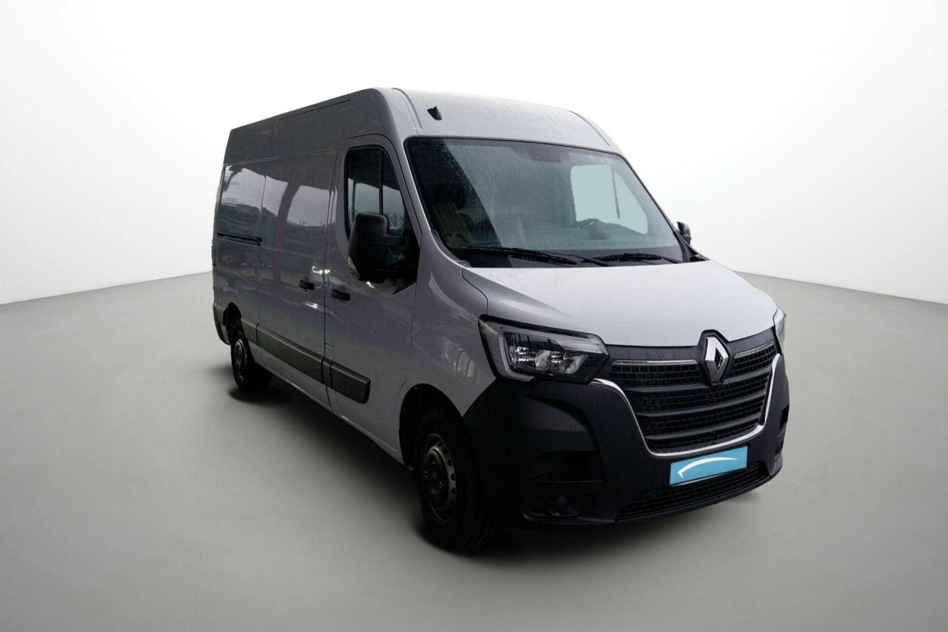 Vente en ligne Renault Master Fourgon MASTER FGN TRAC F3500 L2H2 BLUE DCI 135 au prix de 29 990 €