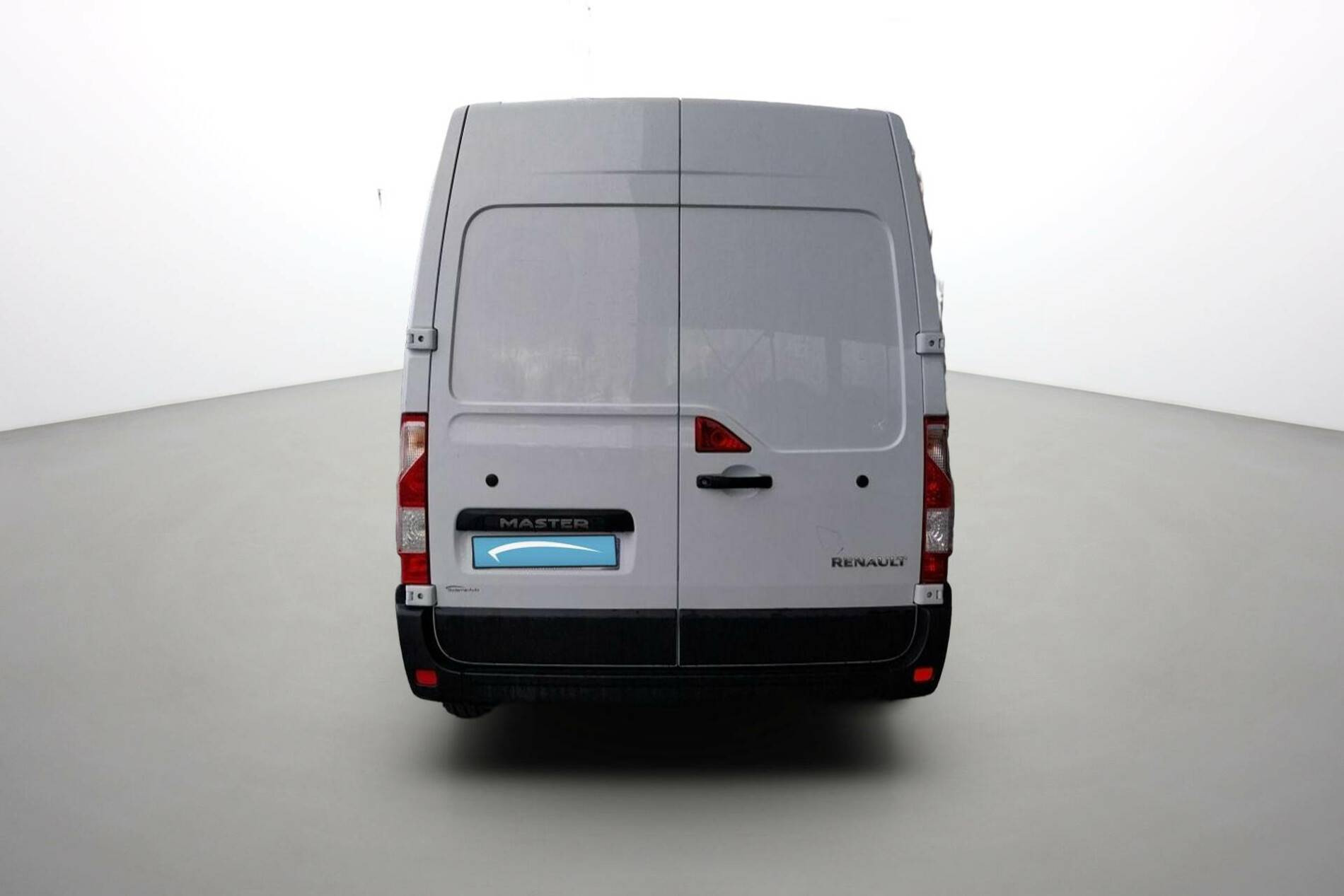 Vente en ligne Renault Master Fourgon MASTER FGN TRAC F3500 L2H2 BLUE DCI 135 au prix de 29 990 €