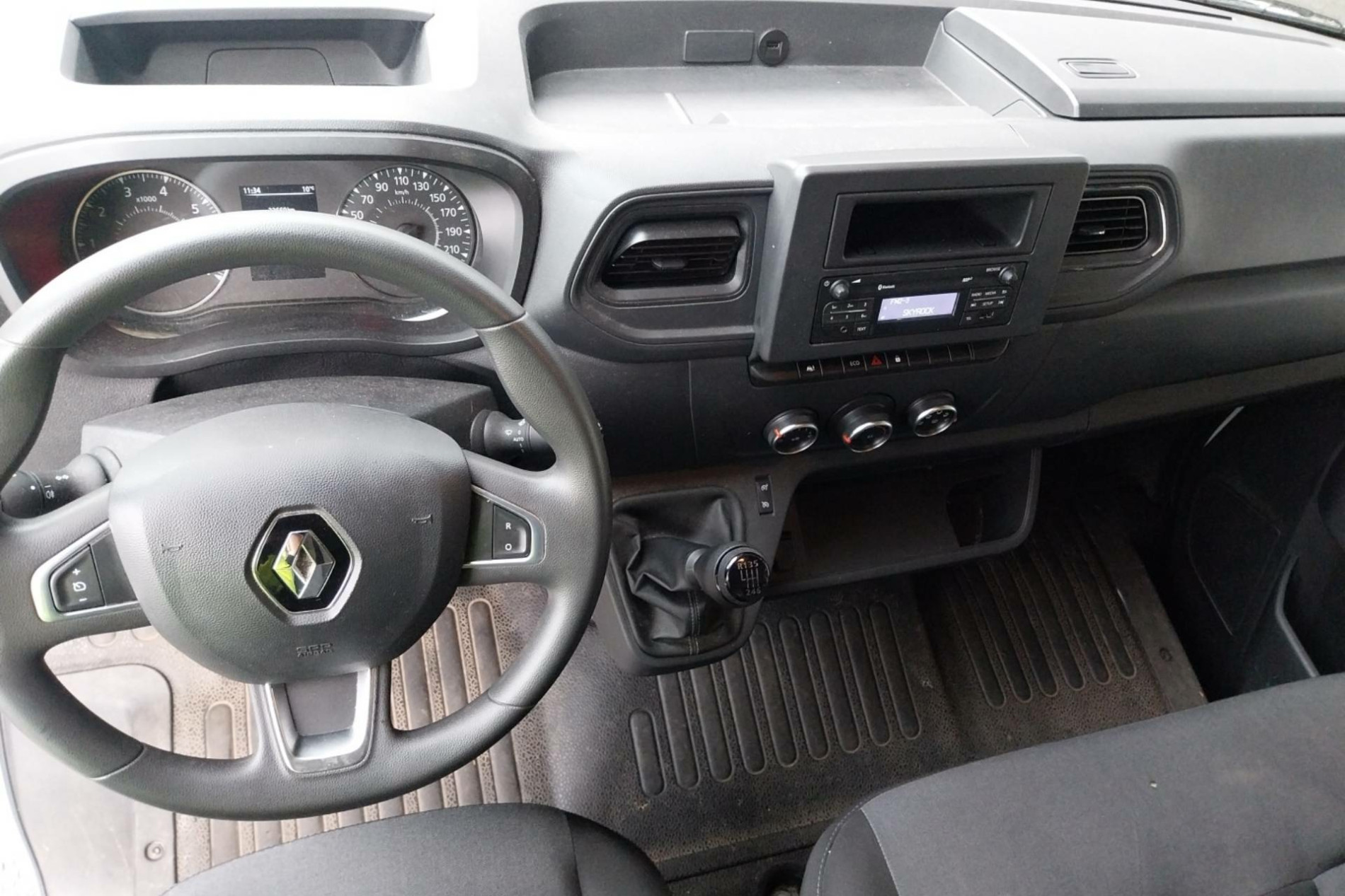 Vente en ligne Renault Master Fourgon MASTER FGN TRAC F3500 L2H2 BLUE DCI 135 au prix de 29 990 €