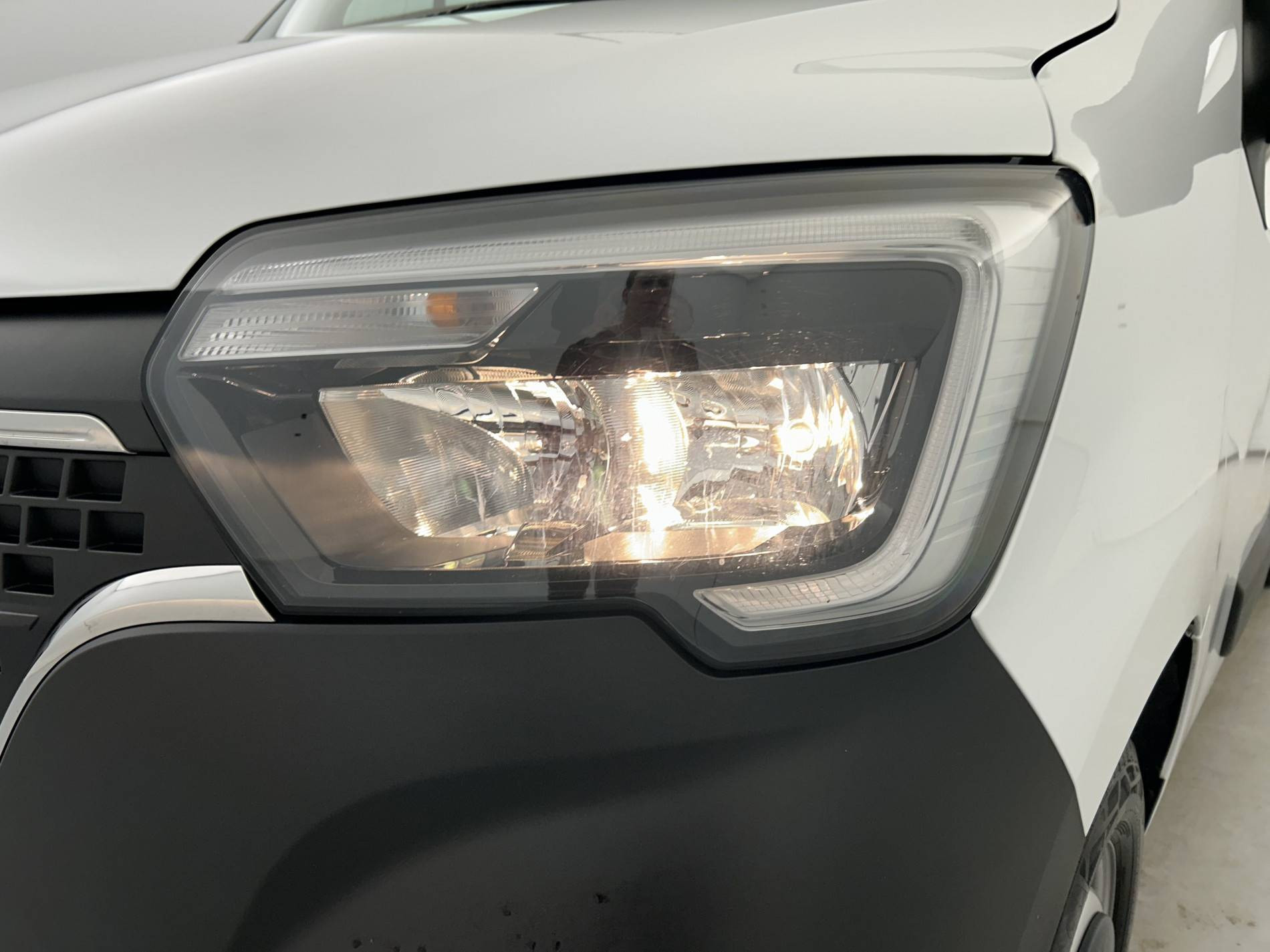 Vente en ligne Renault Master Fourgon  L2H2 BLUE DCI 135  au prix de 28 890 €