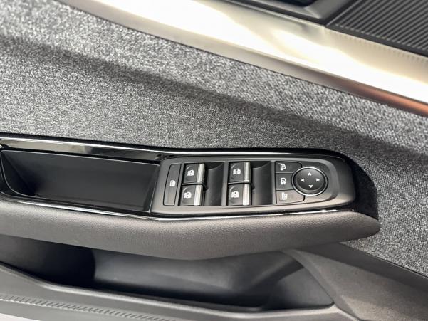 Vente en ligne Renault Espace Espace E-Tech full hybrid 200 5pl au prix de 40 990 €