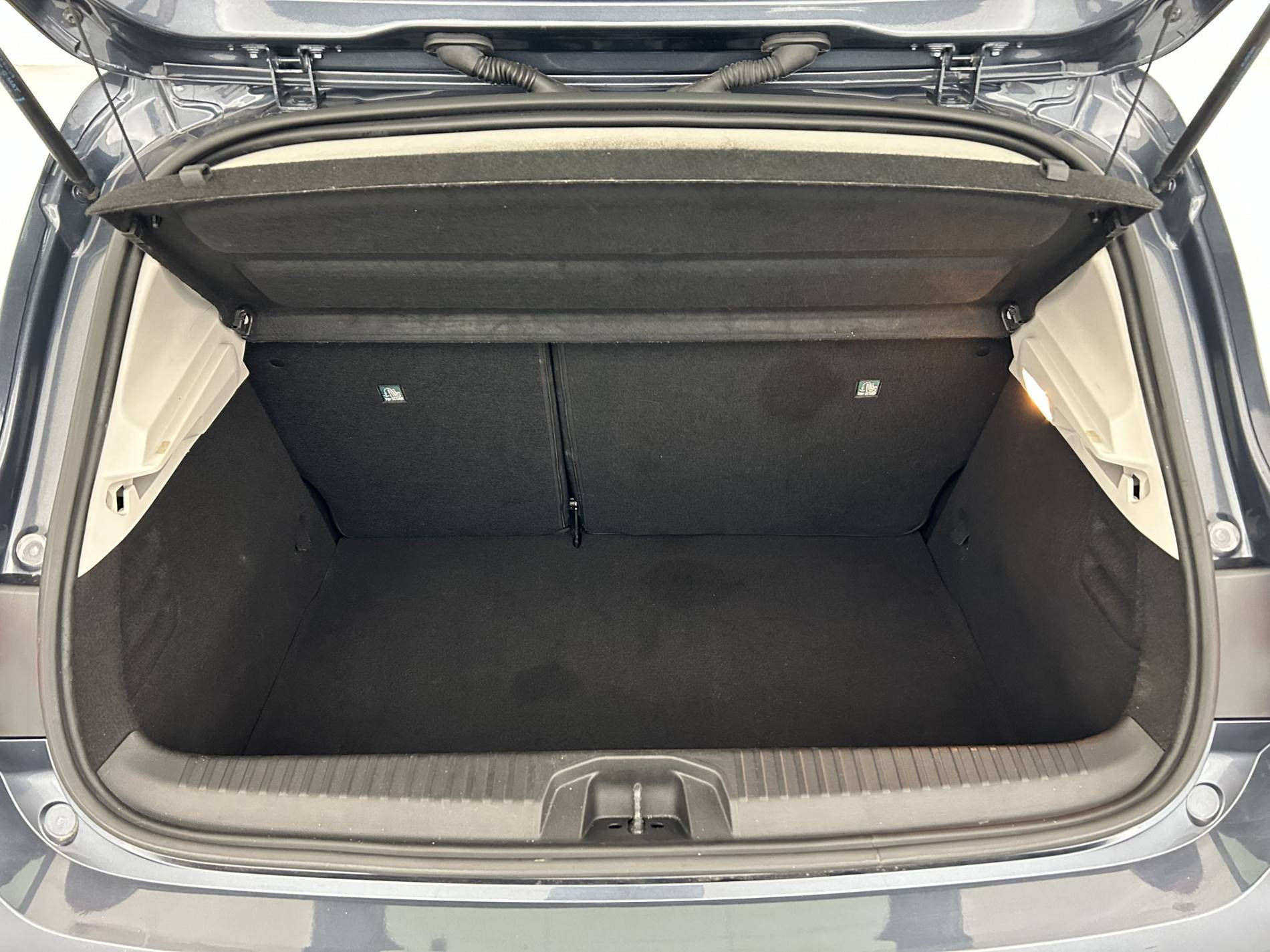 Vente en ligne Renault Clio 5 Clio E-Tech 140 - 21N au prix de 16 690 €