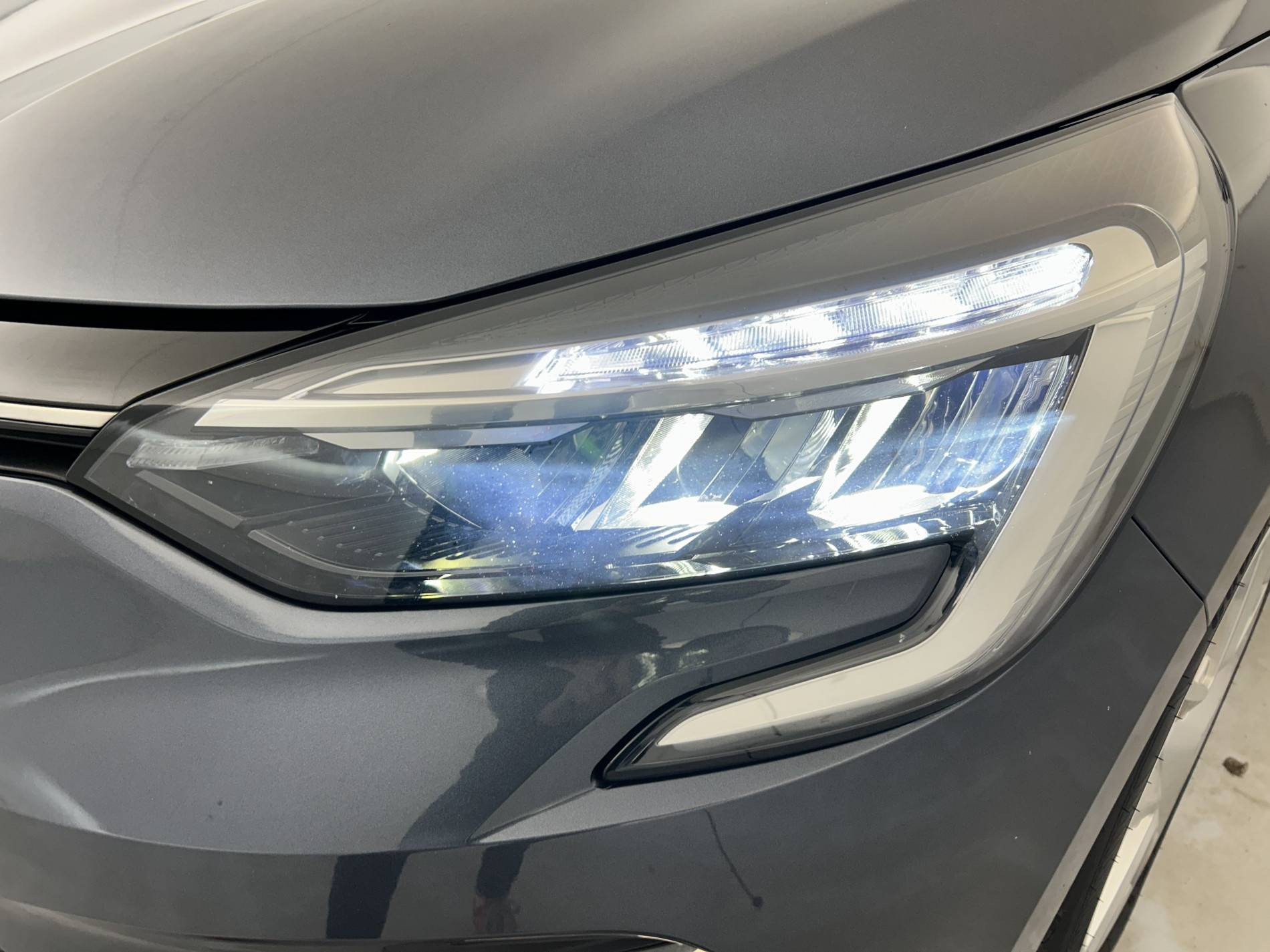 Vente en ligne Renault Clio 5 Clio E-Tech 140 - 21N au prix de 16 690 €