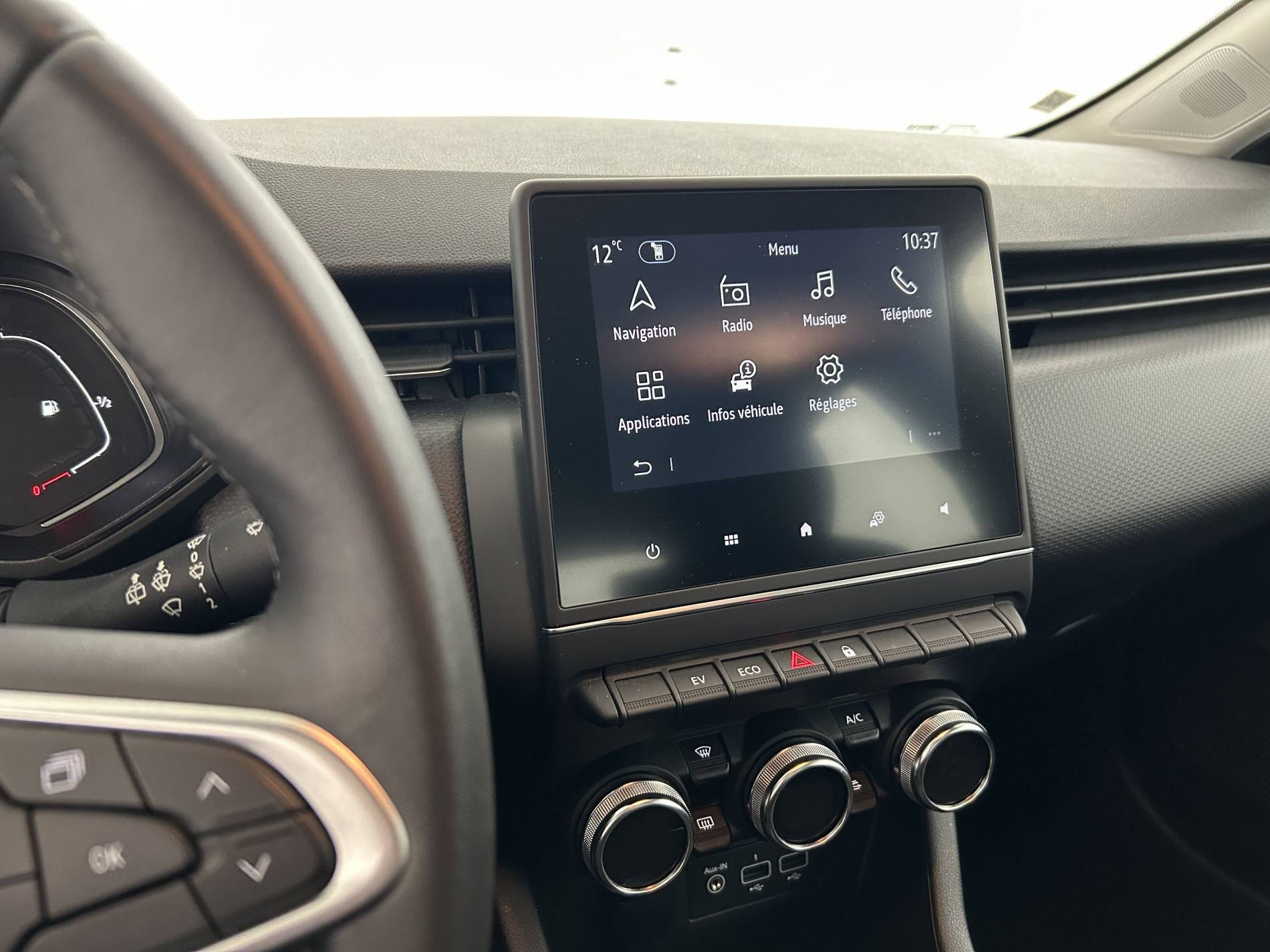 Vente en ligne Renault Clio 5 Clio E-Tech 140 - 21N au prix de 16 690 €