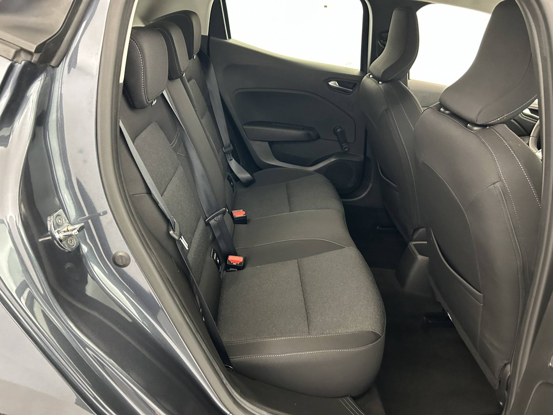 Vente en ligne Renault Clio 5 Clio E-Tech 140 - 21N au prix de 16 690 €