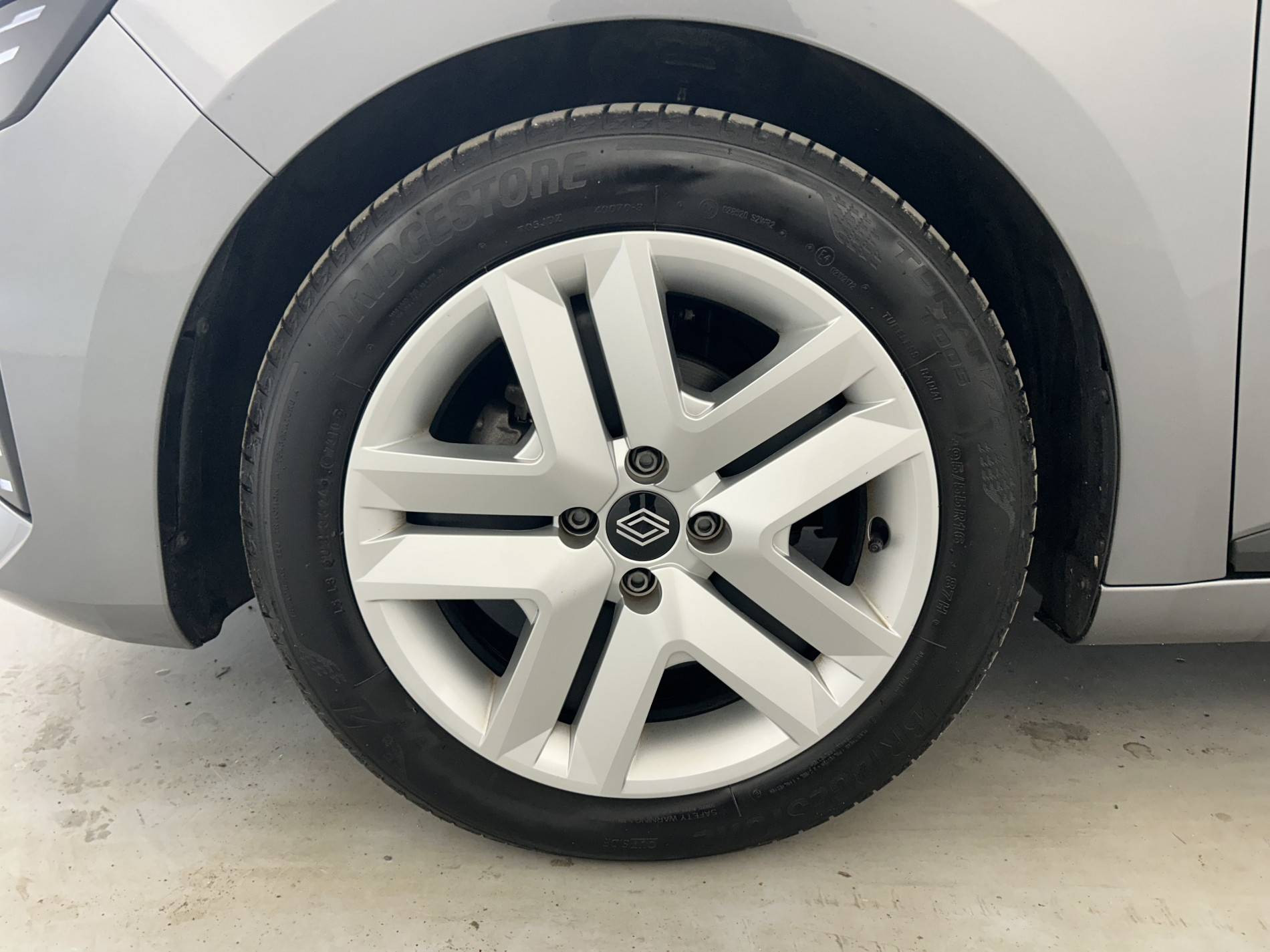 Vente en ligne Renault Clio 5 Clio TCe 90 au prix de 16 490 €