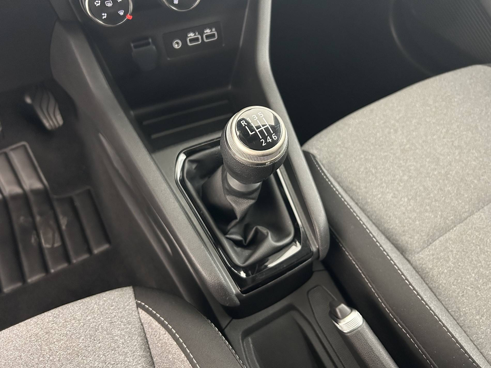 Vente en ligne Renault Clio 5 Clio TCe 90 au prix de 16 490 €