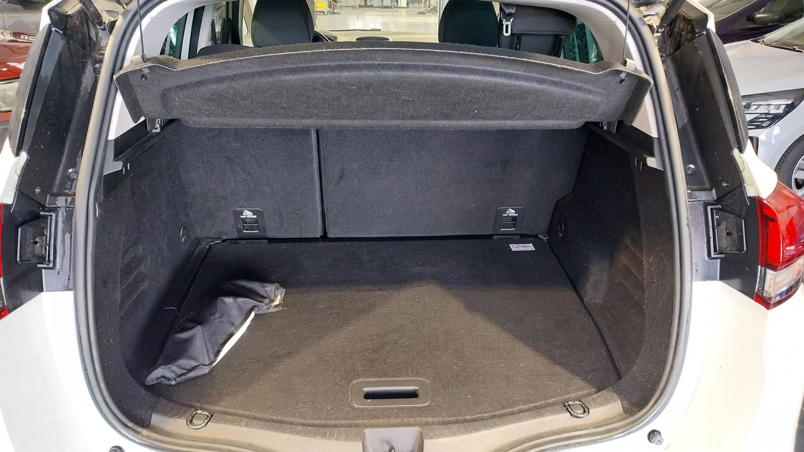 Vente en ligne Renault Scenic 4 Scenic Blue dCi 120 au prix de 16 890 €