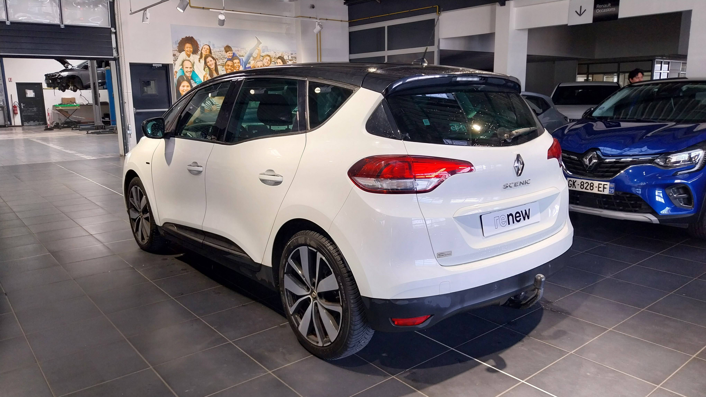 Vente en ligne Renault Scenic 4 Scenic Blue dCi 120 au prix de 16 890 €