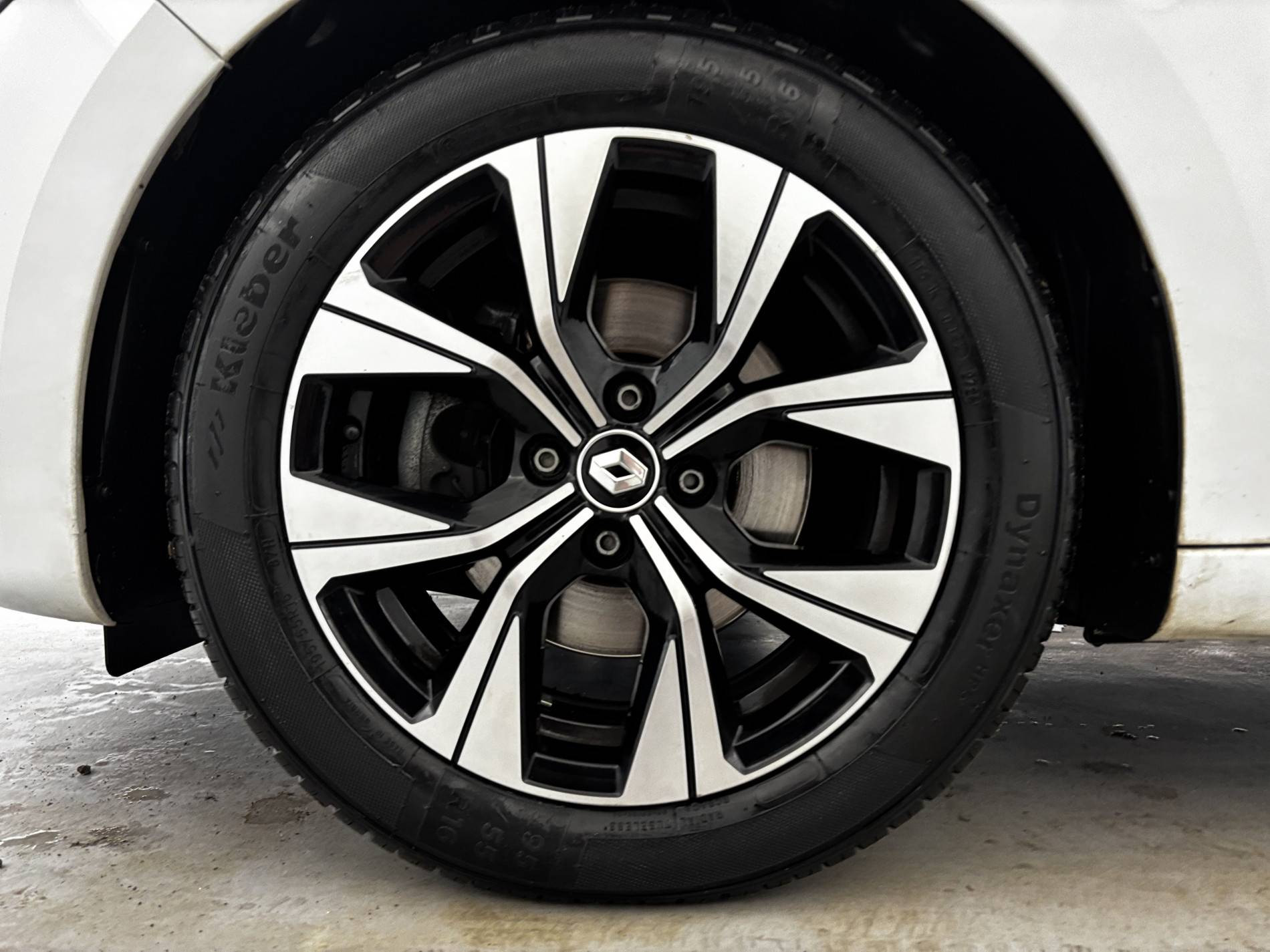 Vente en ligne Renault Clio 5 Clio Blue dCi 100 au prix de 14 990 €