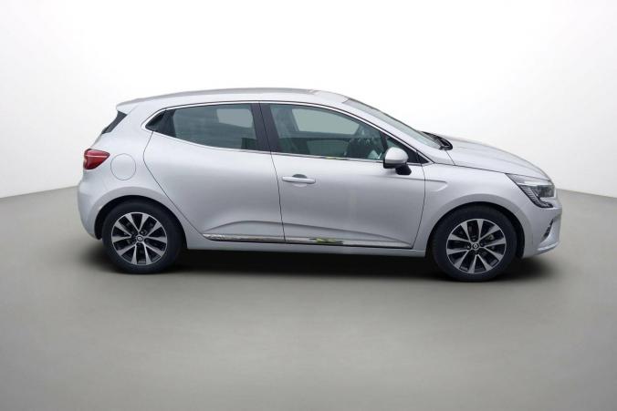 Vente en ligne Renault Clio 5 Clio E-Tech 140 - 21N au prix de 18 470 €