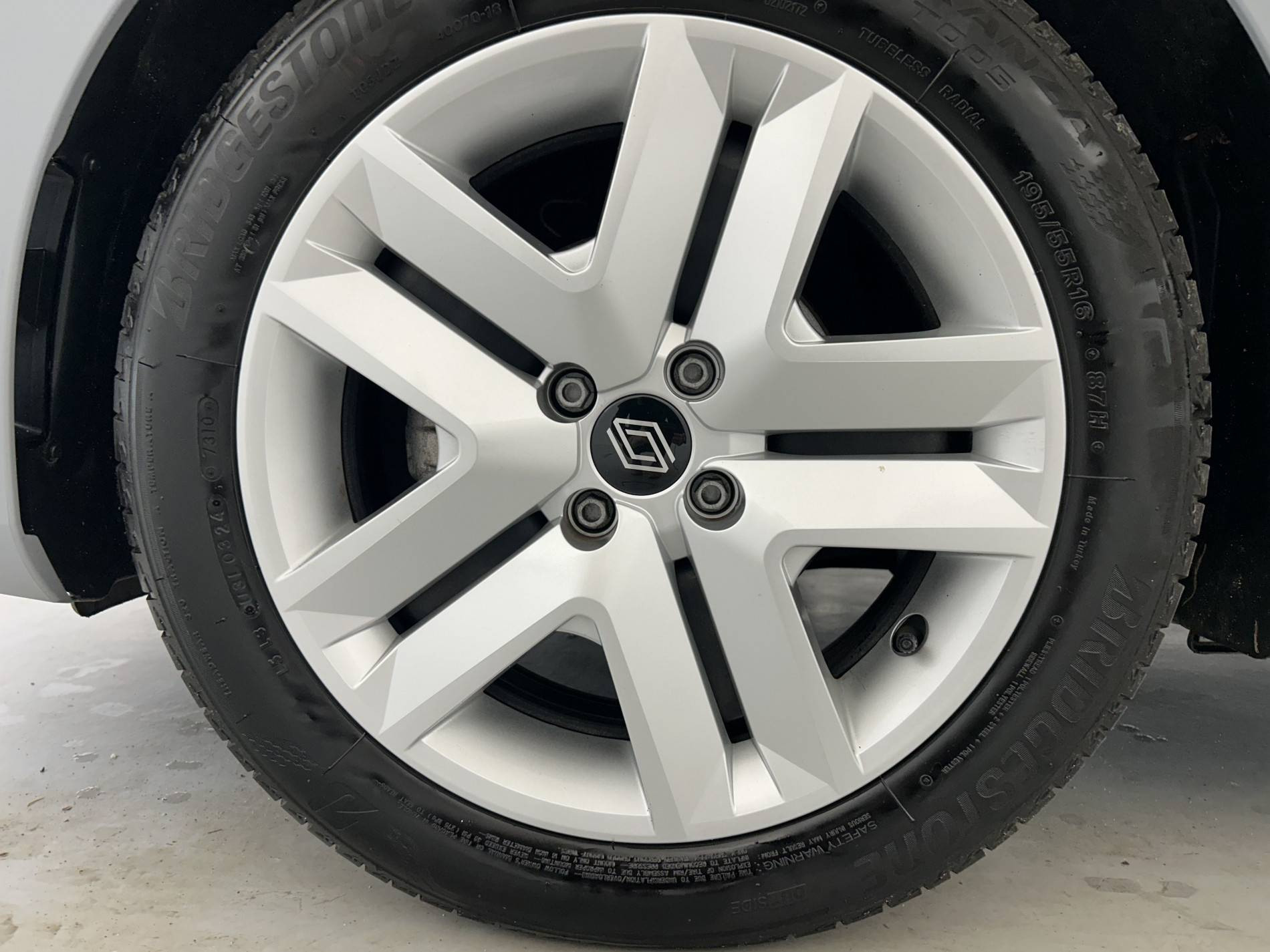 Vente en ligne Renault Clio 5 Clio TCe 90 au prix de 16 390 €