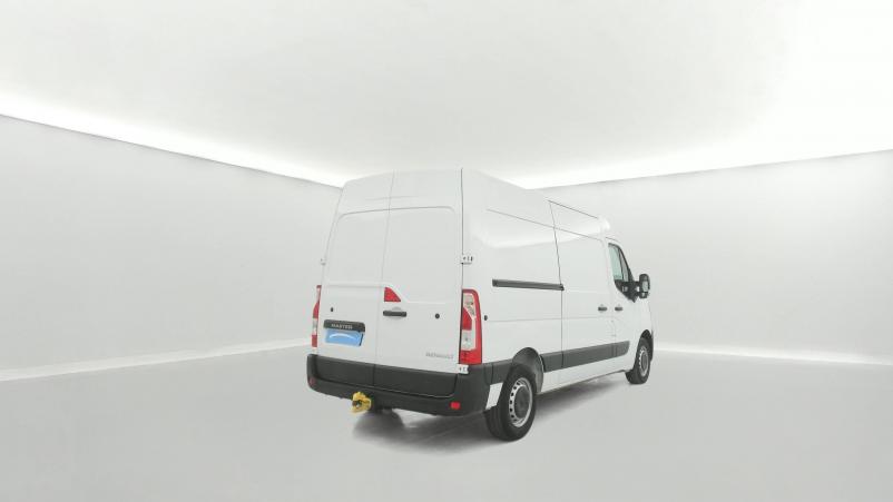 Vente en ligne Renault Master 3 Fourgon  TRACTION 3.3 T L2H2 BLUE DCI 135 au prix de 26 990 €