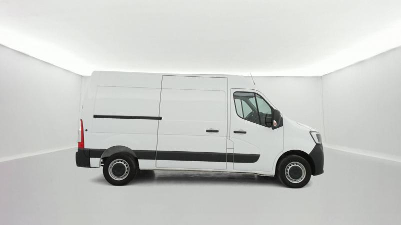 Vente en ligne Renault Master 3 Fourgon  TRACTION 3.3 T L2H2 BLUE DCI 135 au prix de 26 990 €