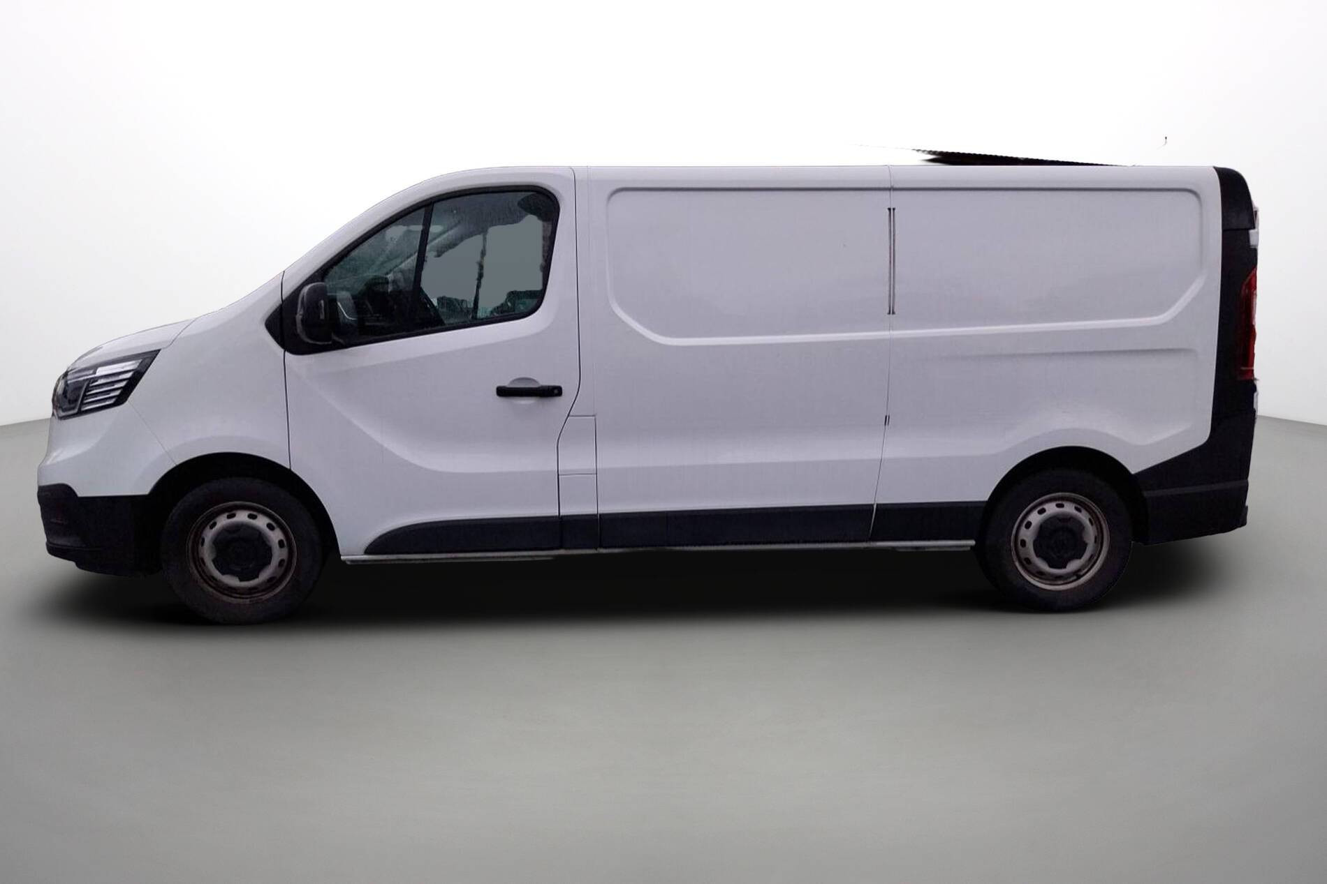 Vente en ligne Renault Trafic 3 Fourgon TRAFIC FGN L2H1 3000 KG BLUE DCI 130 au prix de 22 490 €