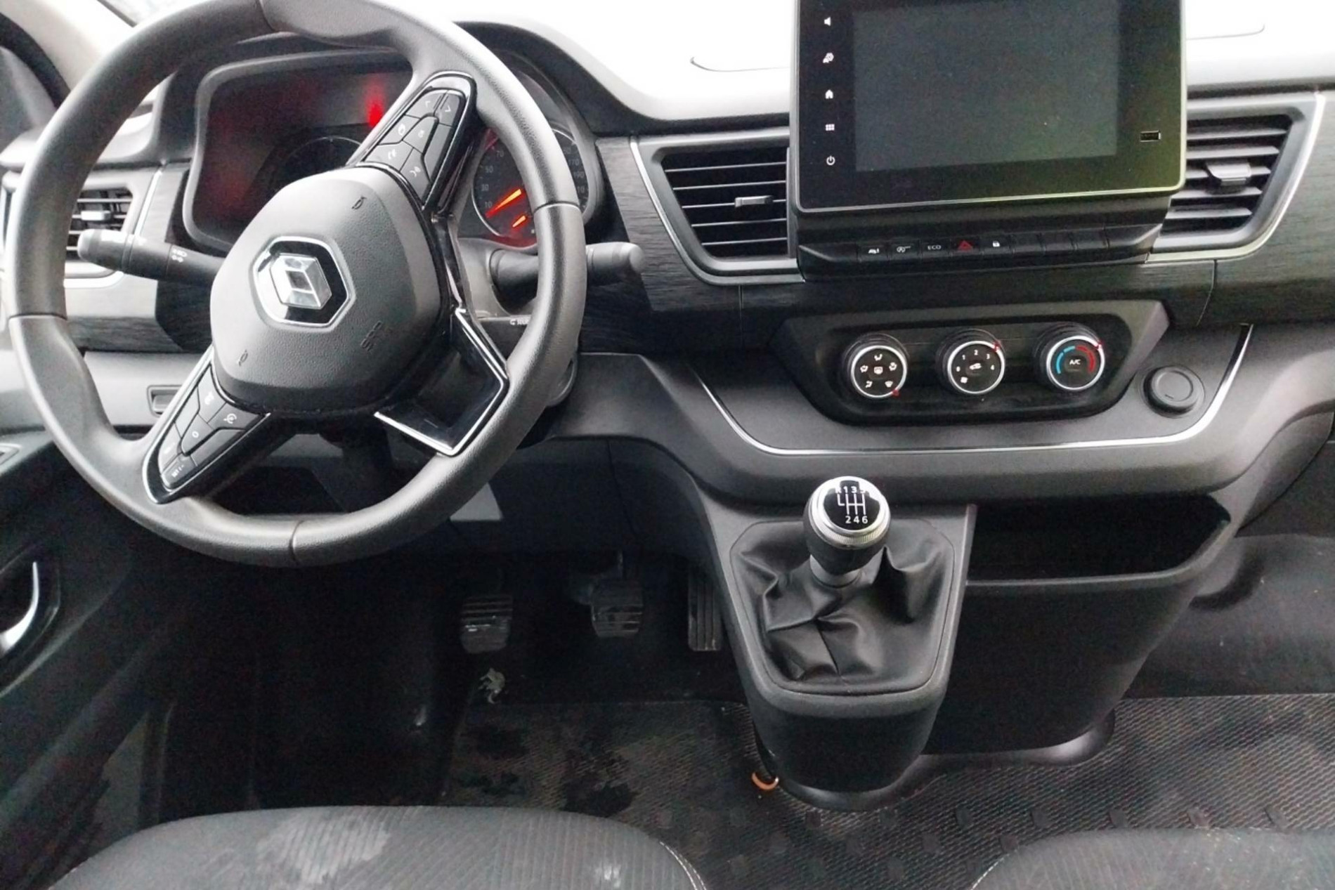 Vente en ligne Renault Trafic 3 Fourgon TRAFIC FGN L2H1 3000 KG BLUE DCI 130 au prix de 22 490 €