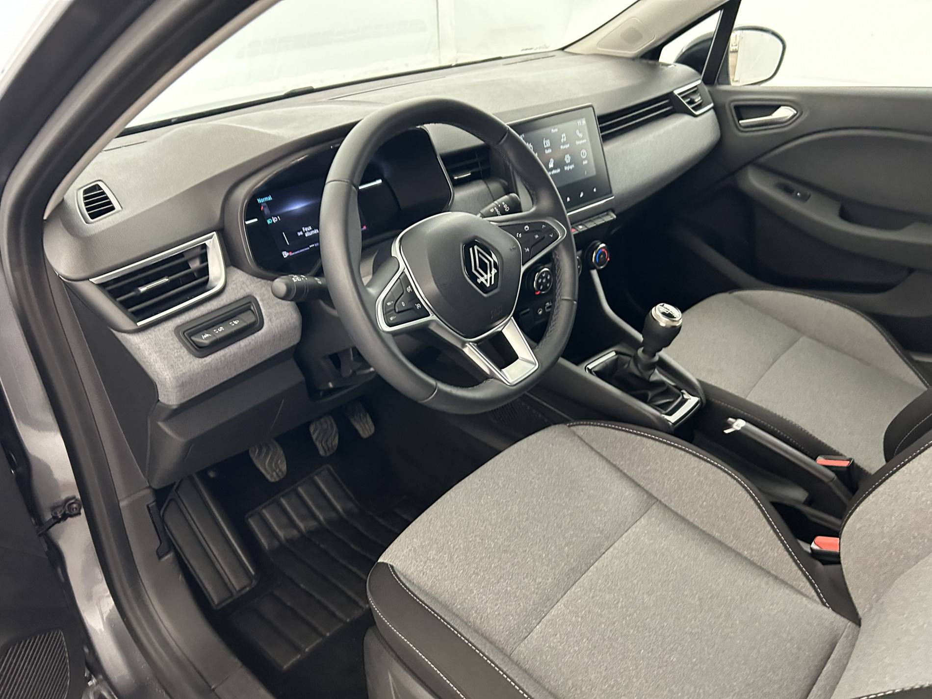 Vente en ligne Renault Clio 5 Clio TCe 90 au prix de 16 490 €