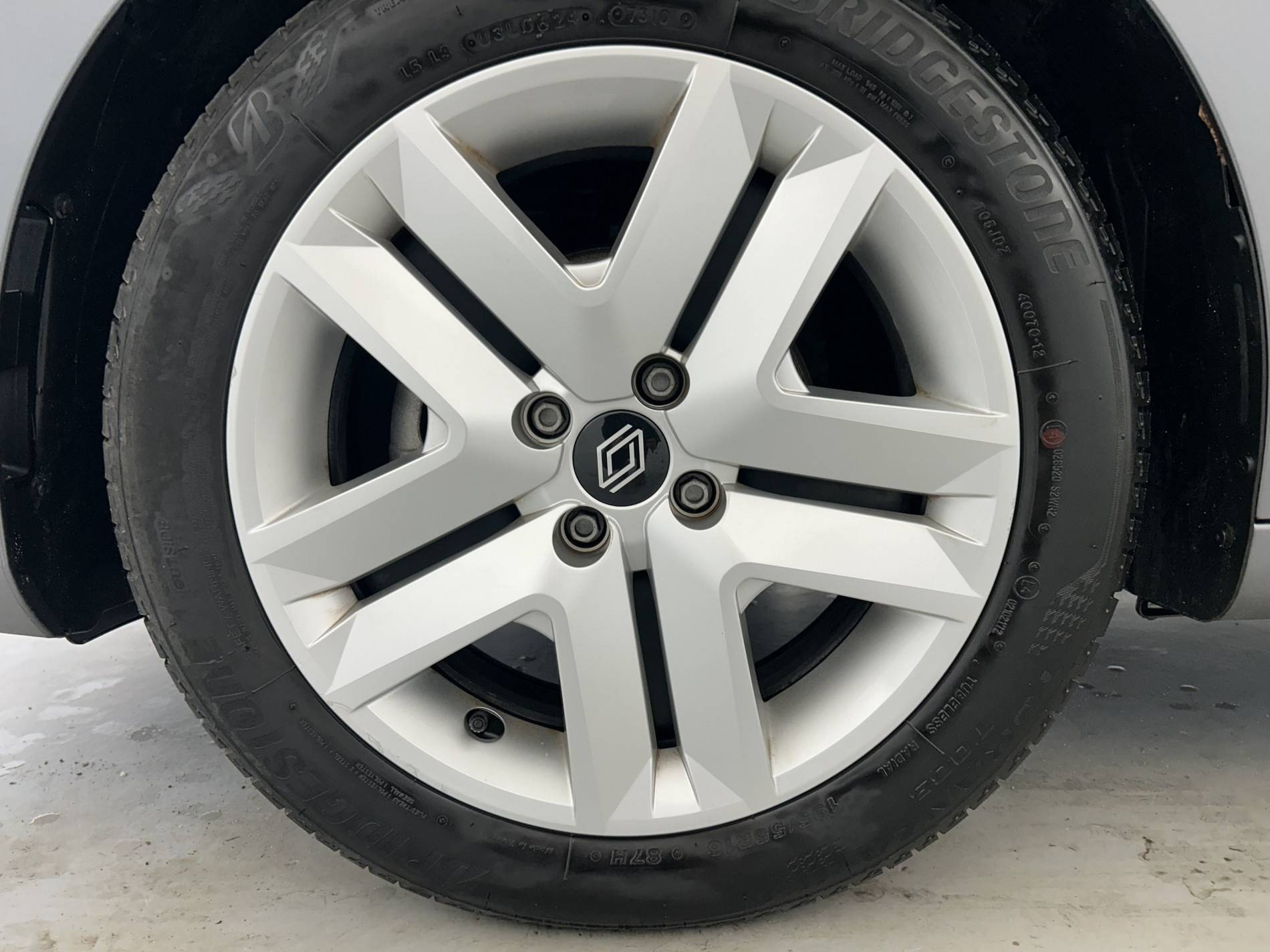 Vente en ligne Renault Clio 5 Clio TCe 90 au prix de 16 490 €