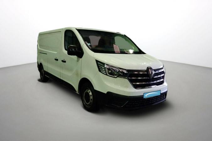 Vente en ligne Renault Trafic 3 Fourgon TRAFIC FGN L2H1 3000 KG BLUE DCI 130 au prix de 23 690 €