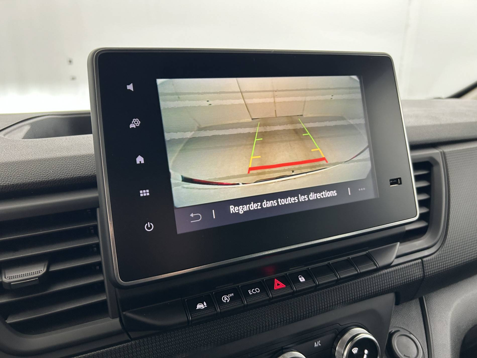 Vente en ligne Renault Trafic Cabine Approfondie  6 places L2H1 3T BLUE DCI 150 AUTO au prix de 38 990 €