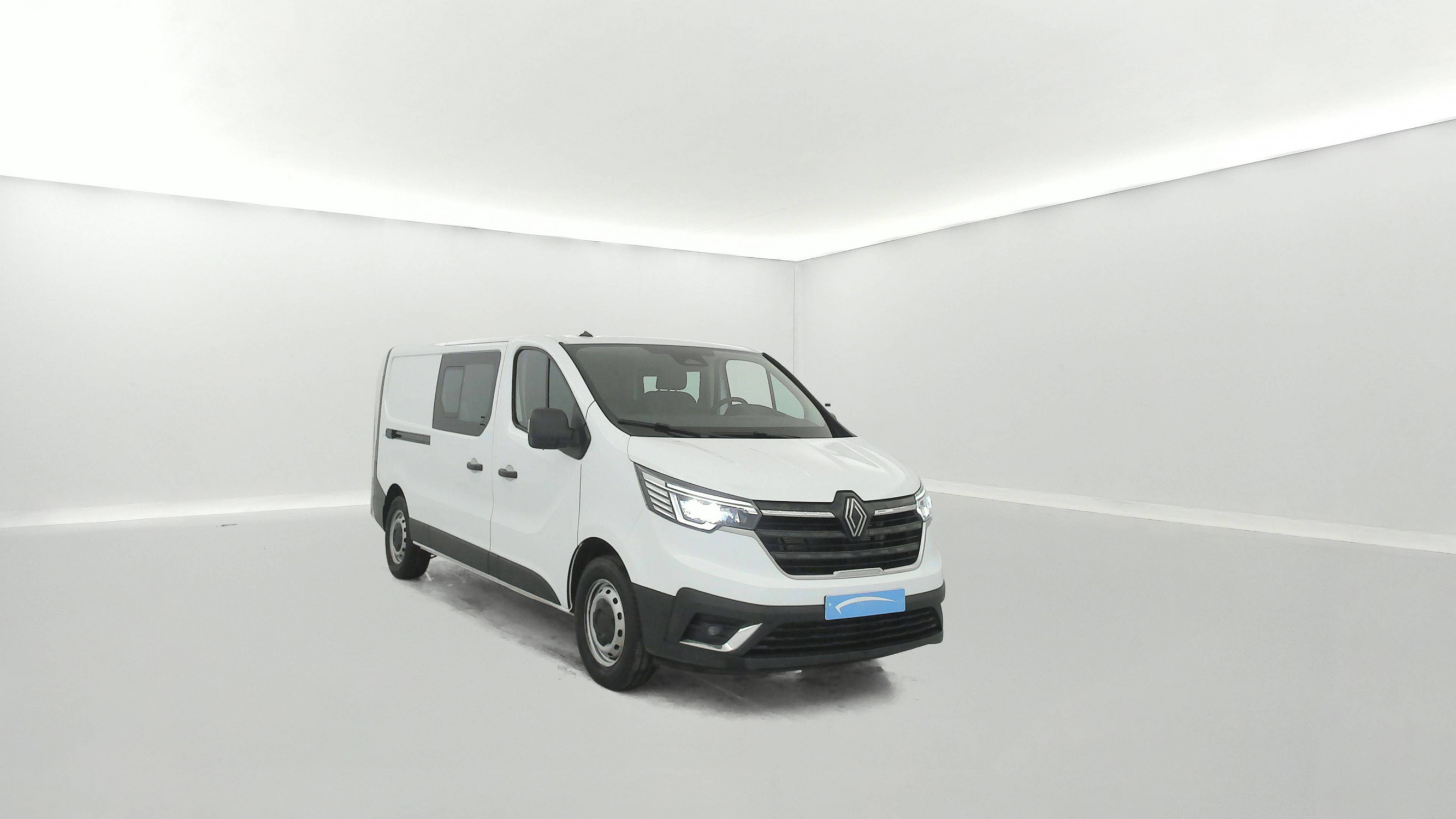 Vente en ligne Renault Trafic Cabine Approfondie  6 places L2H1 3T BLUE DCI 150 AUTO au prix de 38 990 €
