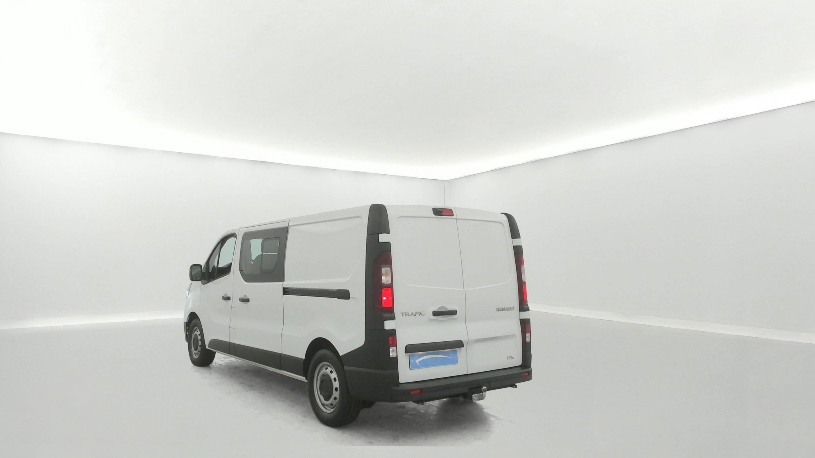 Vente en ligne Renault Trafic Cabine Approfondie  6 places L2H1 3T BLUE DCI 150 AUTO au prix de 38 990 €