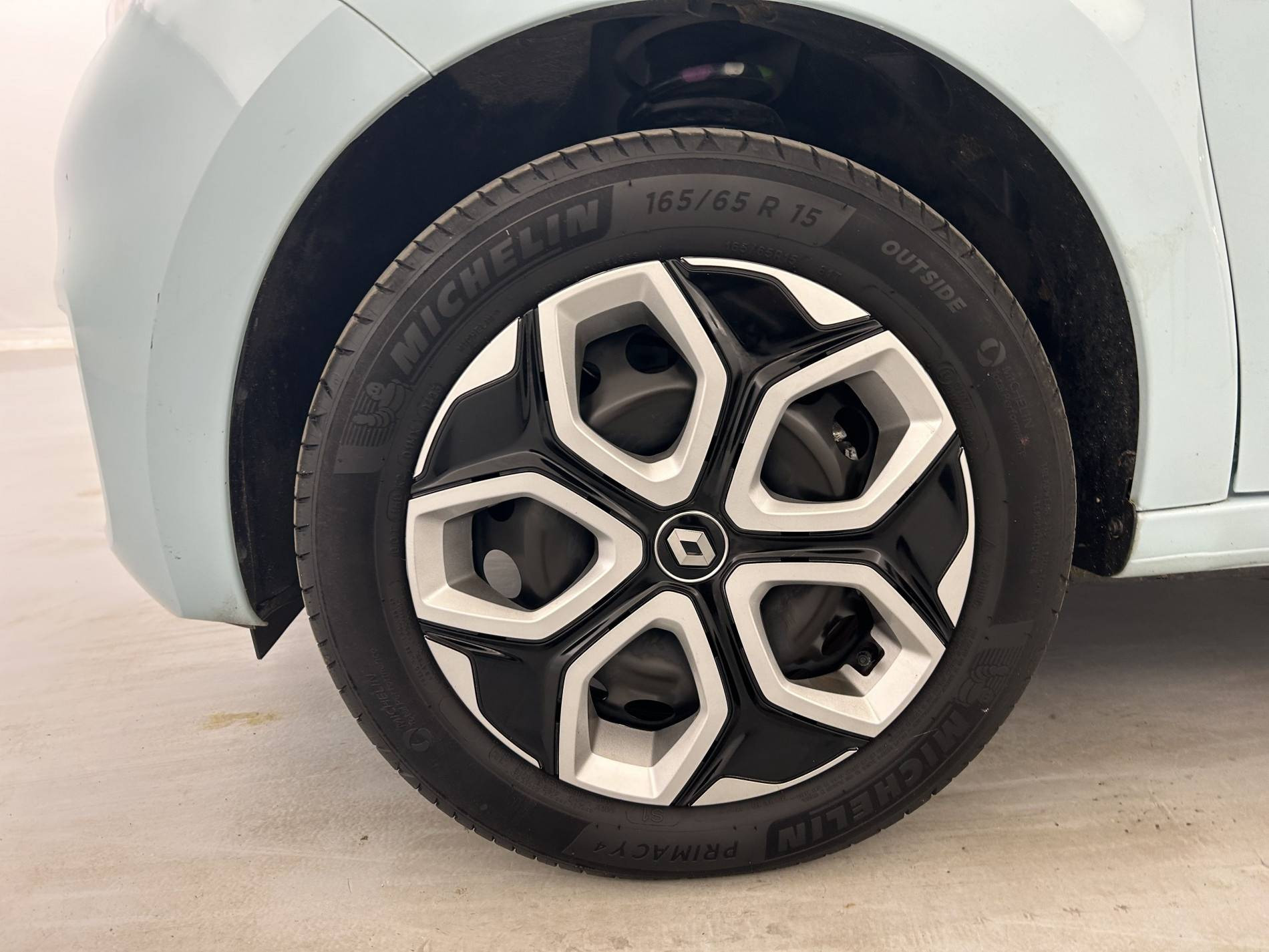 Vente en ligne Renault Twingo Electrique Twingo III E-Tech au prix de 11 990 €