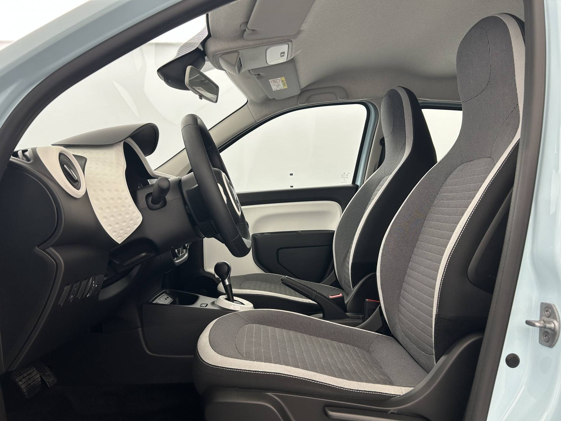 Vente en ligne Renault Twingo Electrique Twingo III E-Tech au prix de 11 990 €