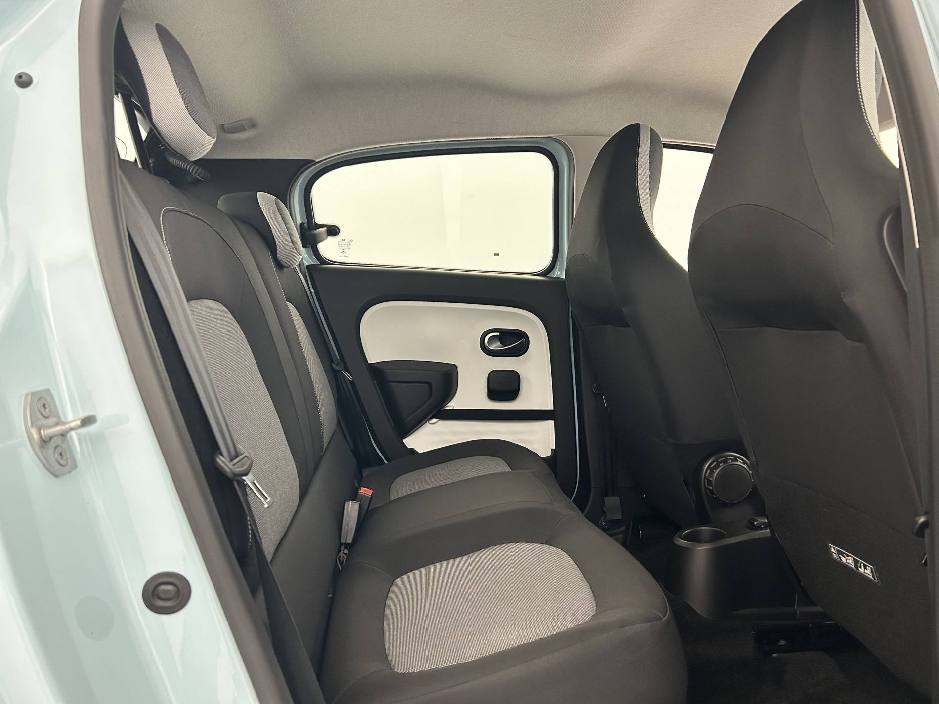 Vente en ligne Renault Twingo Electrique Twingo III E-Tech au prix de 11 990 €