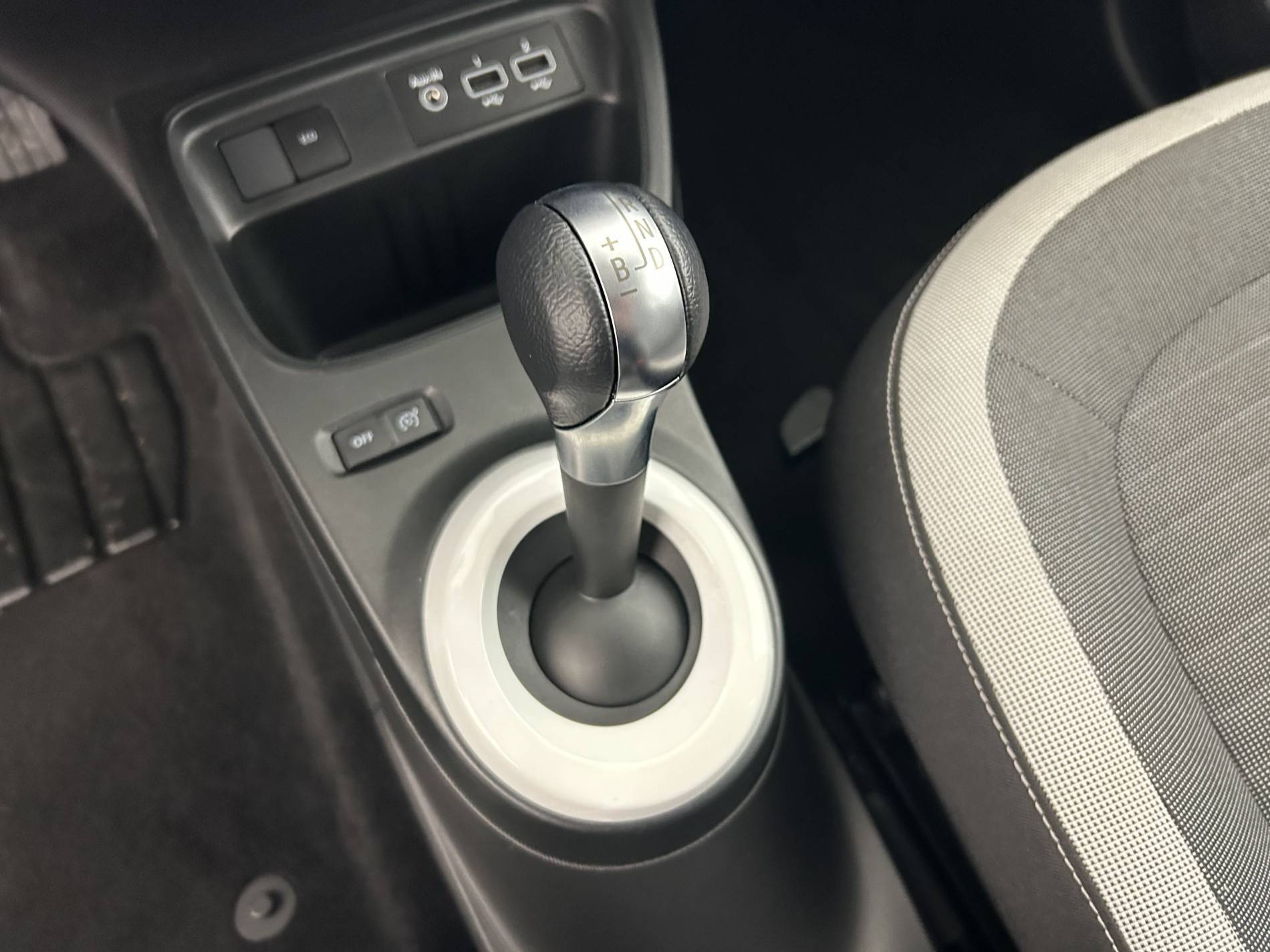 Vente en ligne Renault Twingo Electrique Twingo III E-Tech au prix de 11 990 €