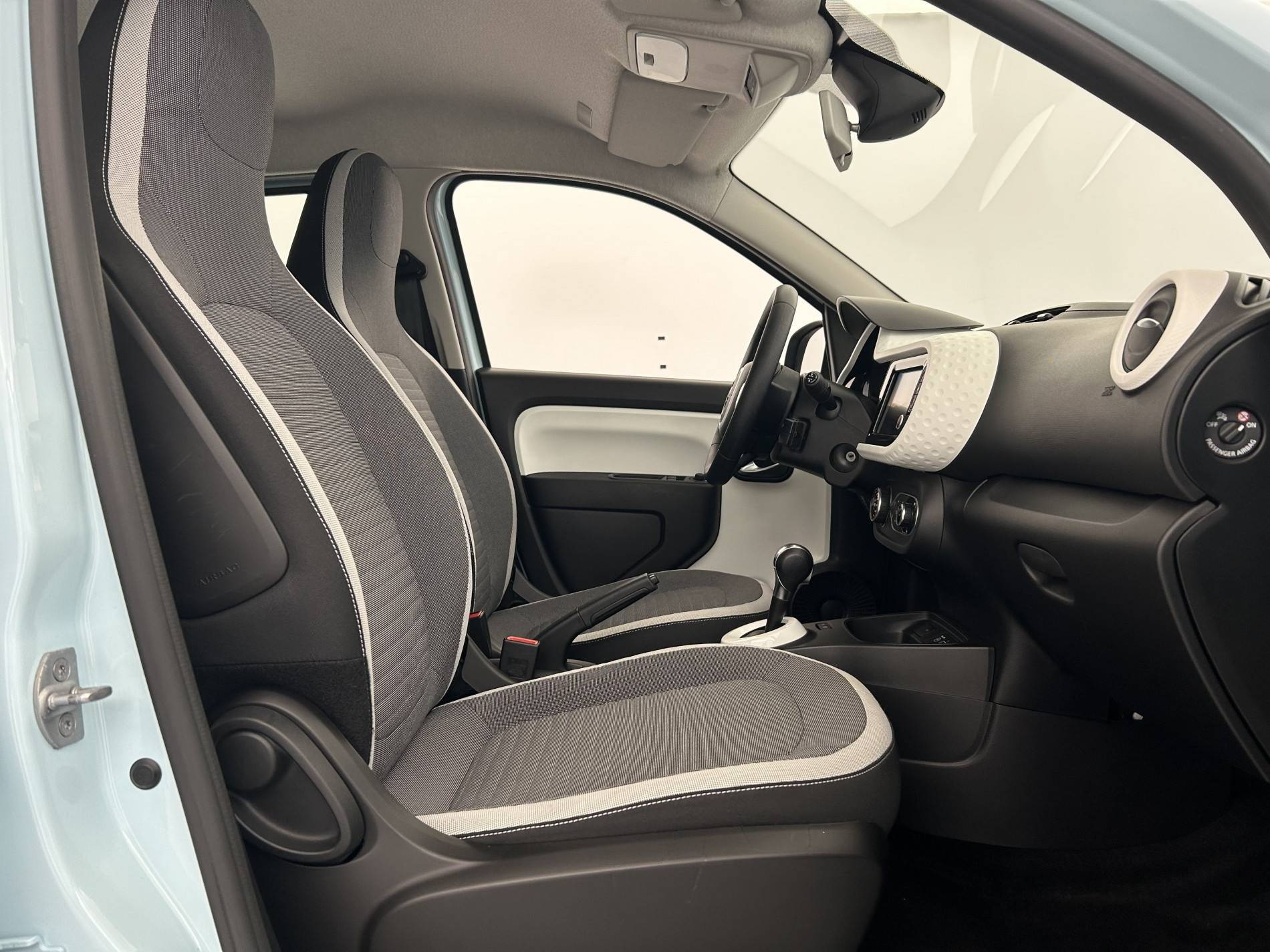 Vente en ligne Renault Twingo Electrique Twingo III E-Tech au prix de 11 990 €