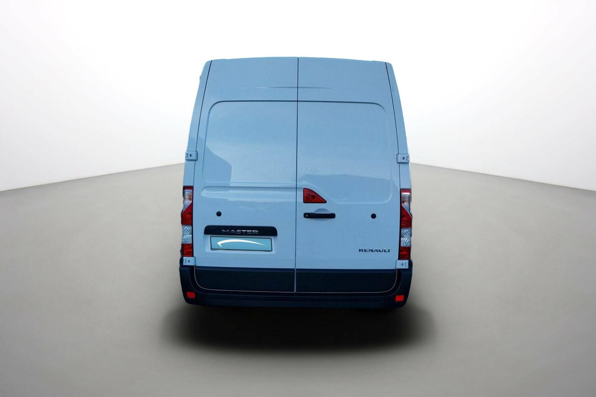 Vente en ligne Renault Master Fourgon MASTER FGN TRAC F3500 L2H2 BLUE DCI 135 au prix de 25 990 €