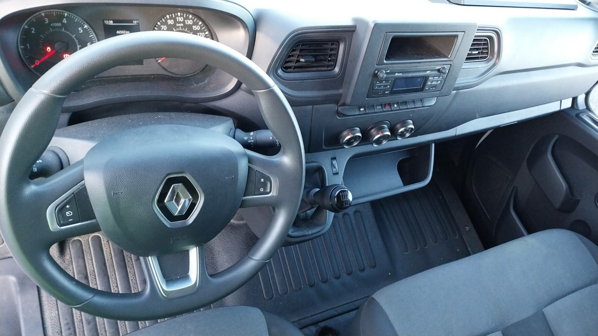 Vente en ligne Renault Master Fourgon MASTER FGN TRAC F3500 L2H2 BLUE DCI 135 au prix de 25 990 €