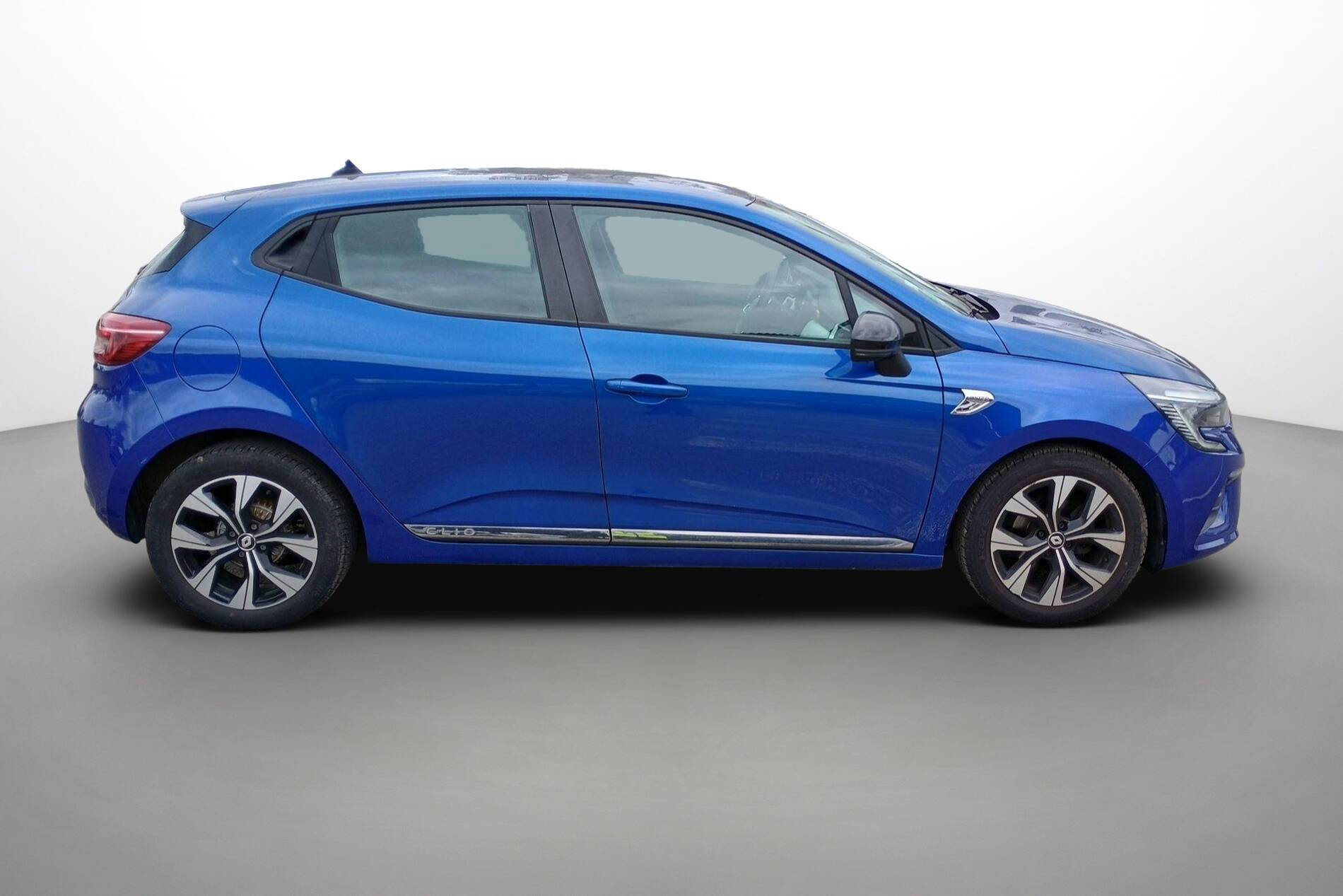 Vente en ligne Renault Clio 5 Clio TCe 90 - 21N au prix de 13 890 €