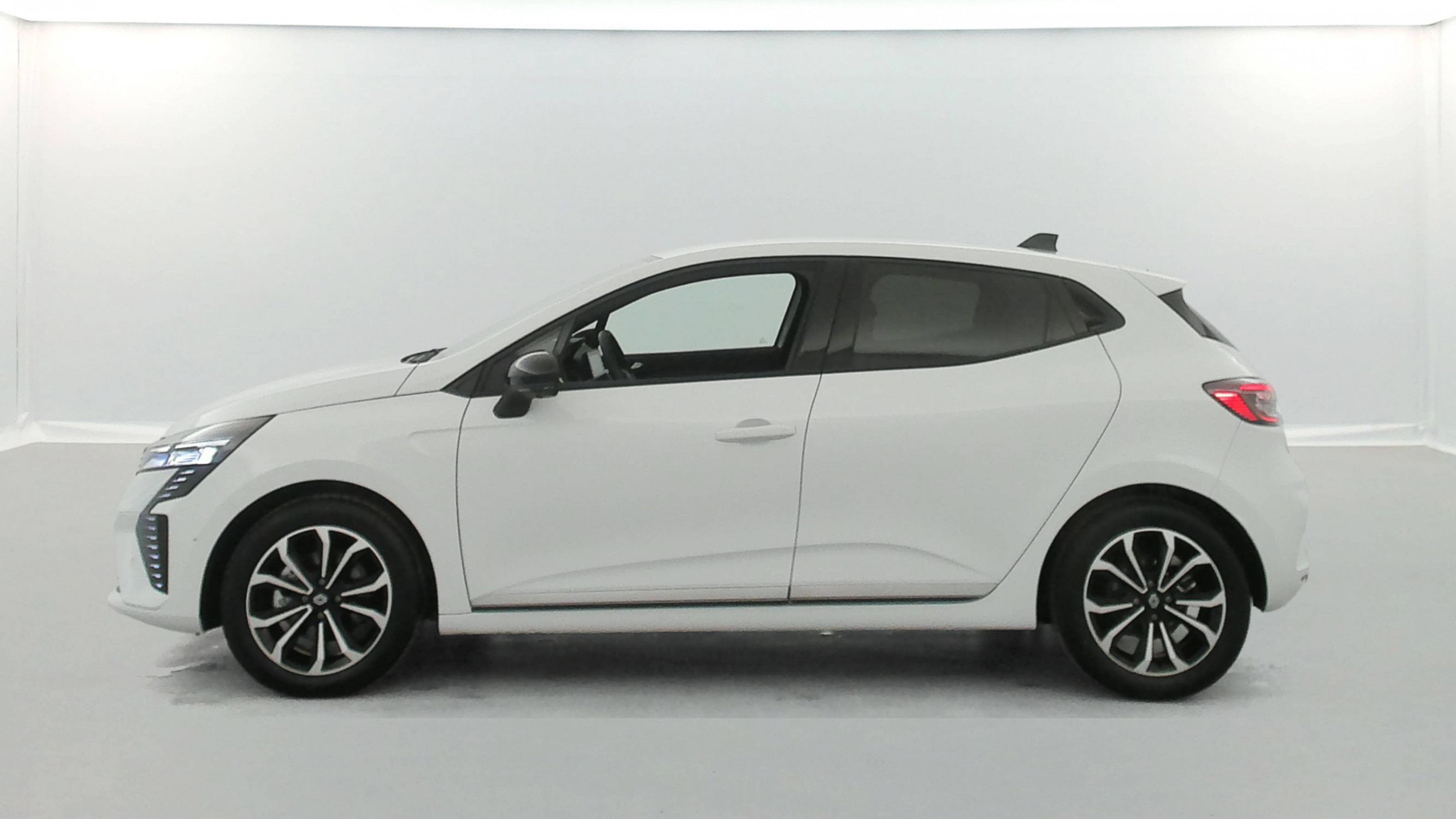 Vente en ligne Renault Clio 5 Clio E-Tech full hybrid 145 ch GSR2 au prix de 21 990 €