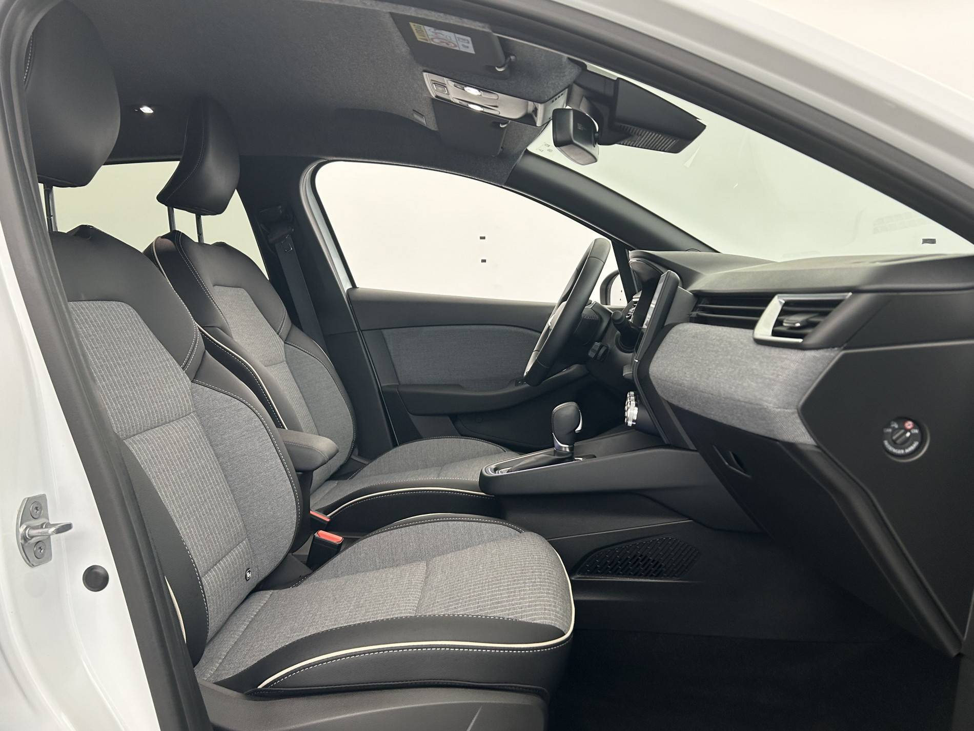 Vente en ligne Renault Clio 5 Clio E-Tech full hybrid 145 ch GSR2 au prix de 21 990 €